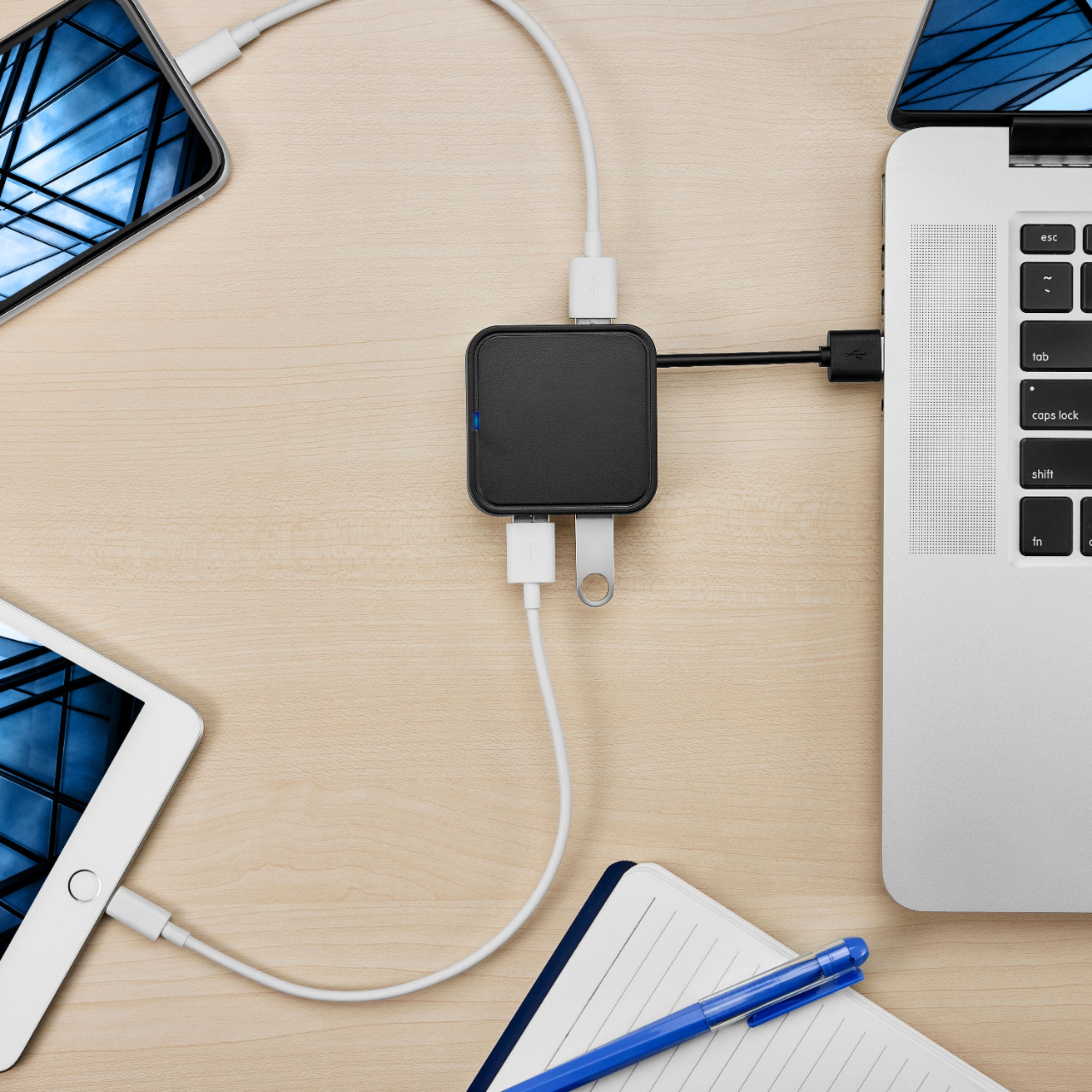 Alt View 17. Best Buy essentials™ - 4-Port USB 2.0 Hub - Black.