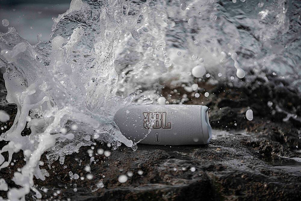 Alt View 16. JBL - CHARGE5 Portable Waterproof Speaker with Powerbank - White.