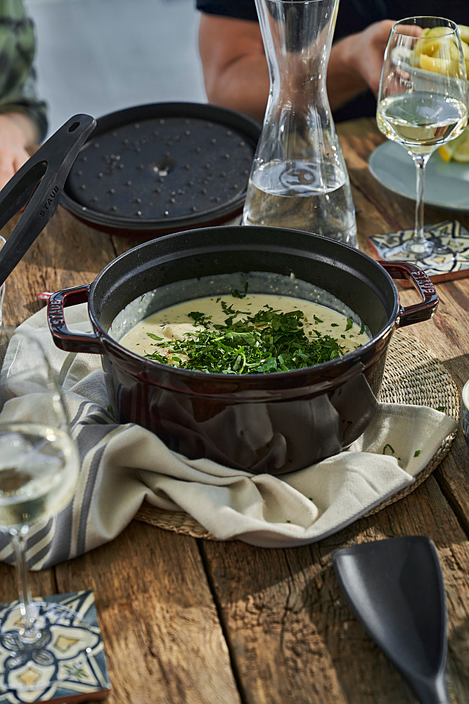 Staub Cast Iron 4-qt Round Cocotte with Glass Lid - Grenadine 