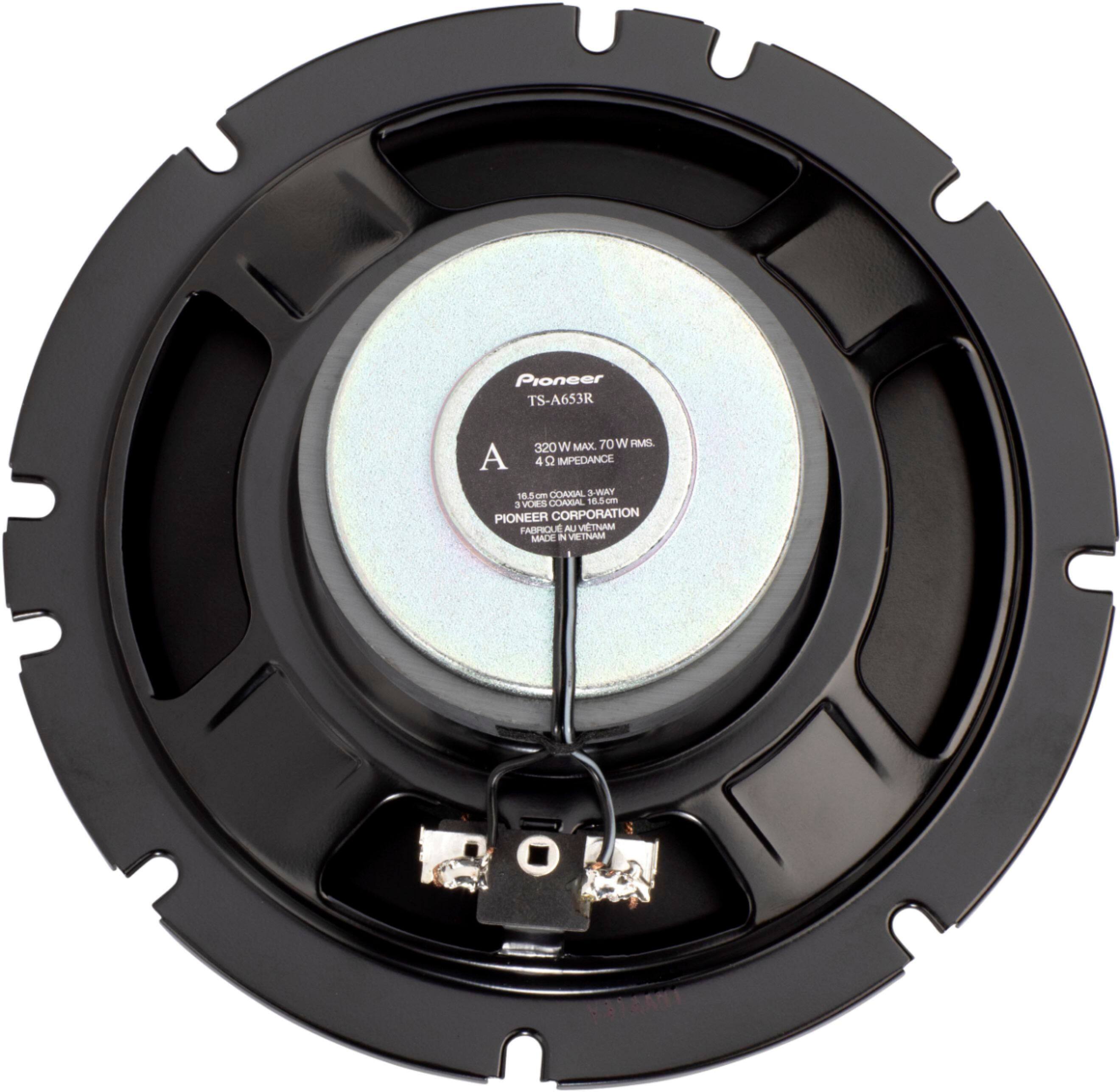 The text on the image reads: "Pioneer TS-A653R 320 W MAX 70 W FMMIL A 4 Q IMPEDANCE 18.5-0m 18 COANAL S-AY 1 VORS CCARIAL 16.5pm PIONEER CORPORATION FASFIOLE AU UVTNAM NADE N VETNAM FARWANE."