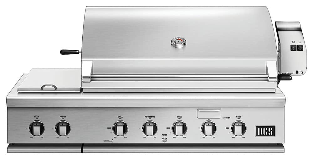 Angle. DCS - 48" Series 7 Grill with Integrated Side Burners, Natural Gas - Brushed Stainless Steel.