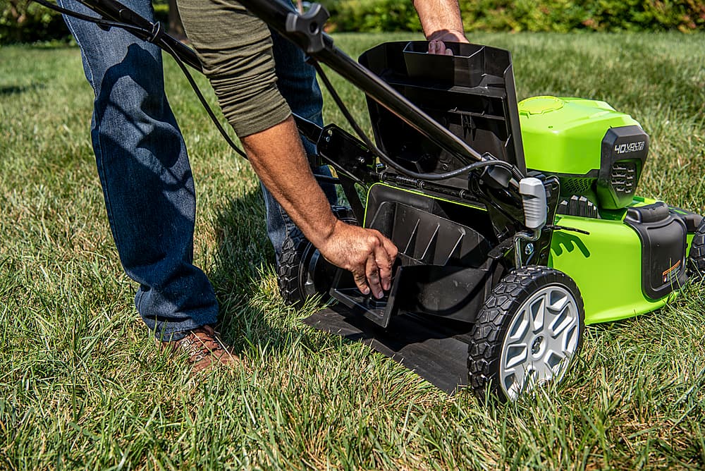 Alt View 17. Greenworks - 24V (2x24V) 21-Inch Self-Propelled Lawn Mower (2 x 5.0Ah Batteries and Charger Included) - Green.