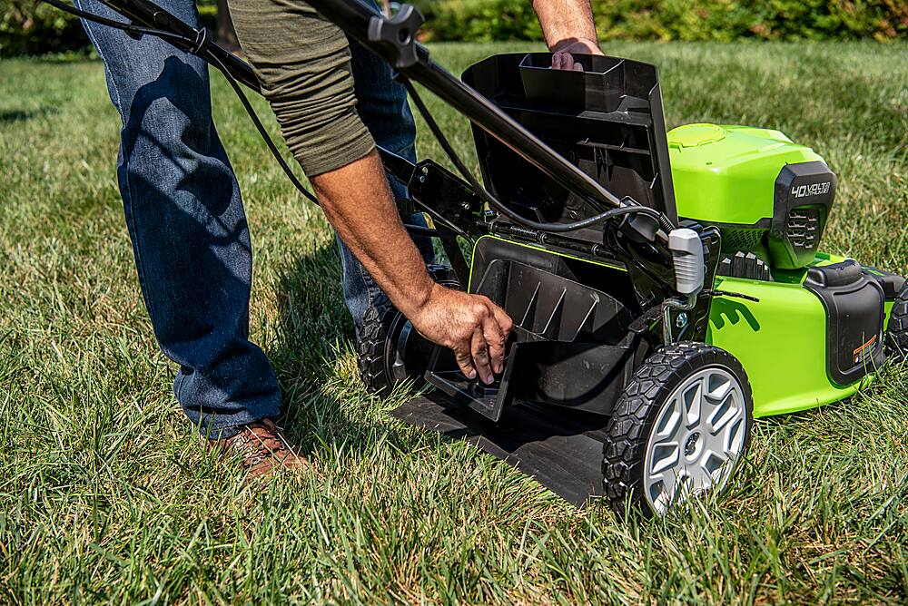Alt View 17. Greenworks - 24V (2x24V) 21-Inch Self-Propelled Lawn Mower (2 x 5.0Ah Batteries and Charger Included) - Green.
