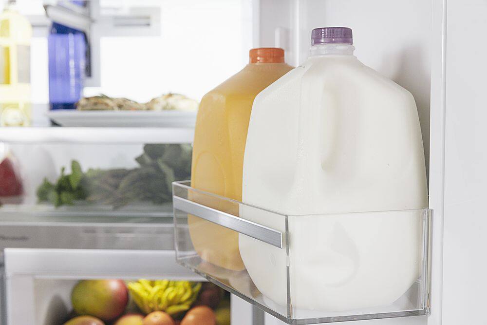 Alt View 15. Thermador - Masterpiece 20.8 Cu. Ft. French Door Counter-Depth Smart Refrigerator - Silver.