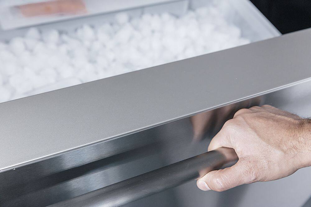 Alt View 17. Thermador - Masterpiece 20.8 Cu. Ft. French Door Counter-Depth Smart Refrigerator - Silver.