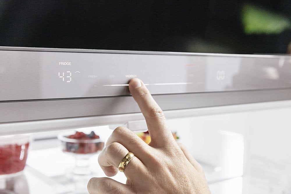 Alt View 2. Thermador - Masterpiece 20.8 Cu. Ft. French Door Counter-Depth Smart Refrigerator - Silver.