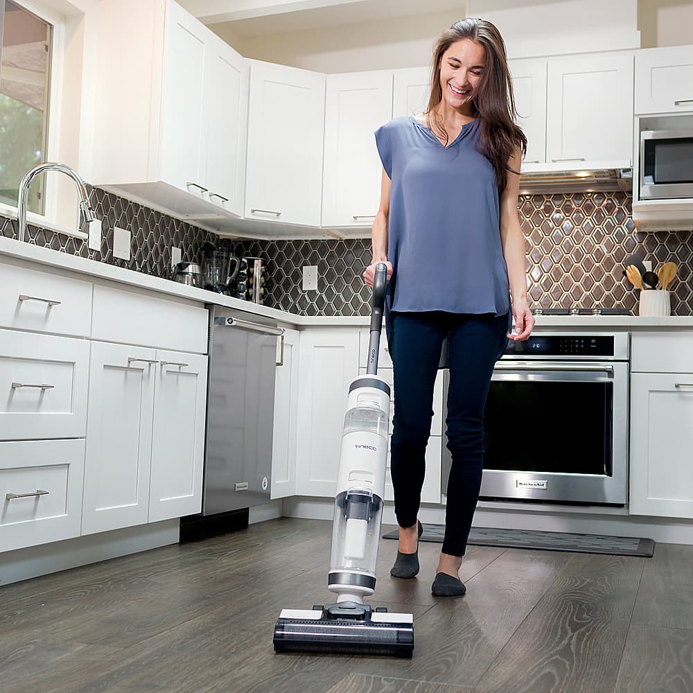 Left. Tineco - iFloor 3 Complete – 3 in 1 Mop, Vacuum & Self Cleaning Floor Washer - Silver.
