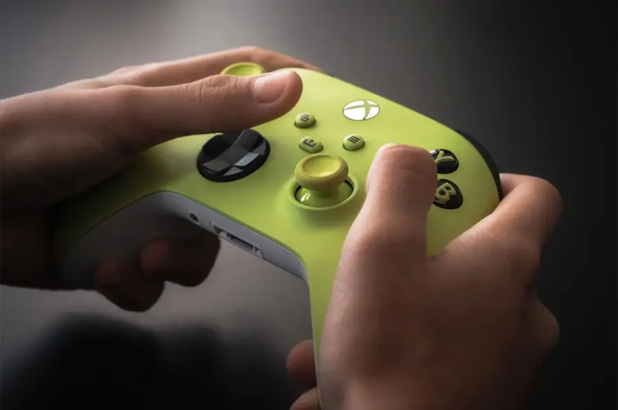 Alt View 17. Microsoft - Xbox Wireless Controller for Xbox Series X, Xbox Series S, Xbox One, Windows Devices - Electric Volt.
