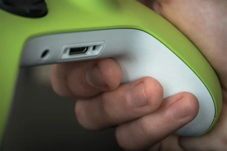 Alt View 20. Microsoft - Xbox Wireless Controller for Xbox Series X, Xbox Series S, Xbox One, Windows Devices - Electric Volt.