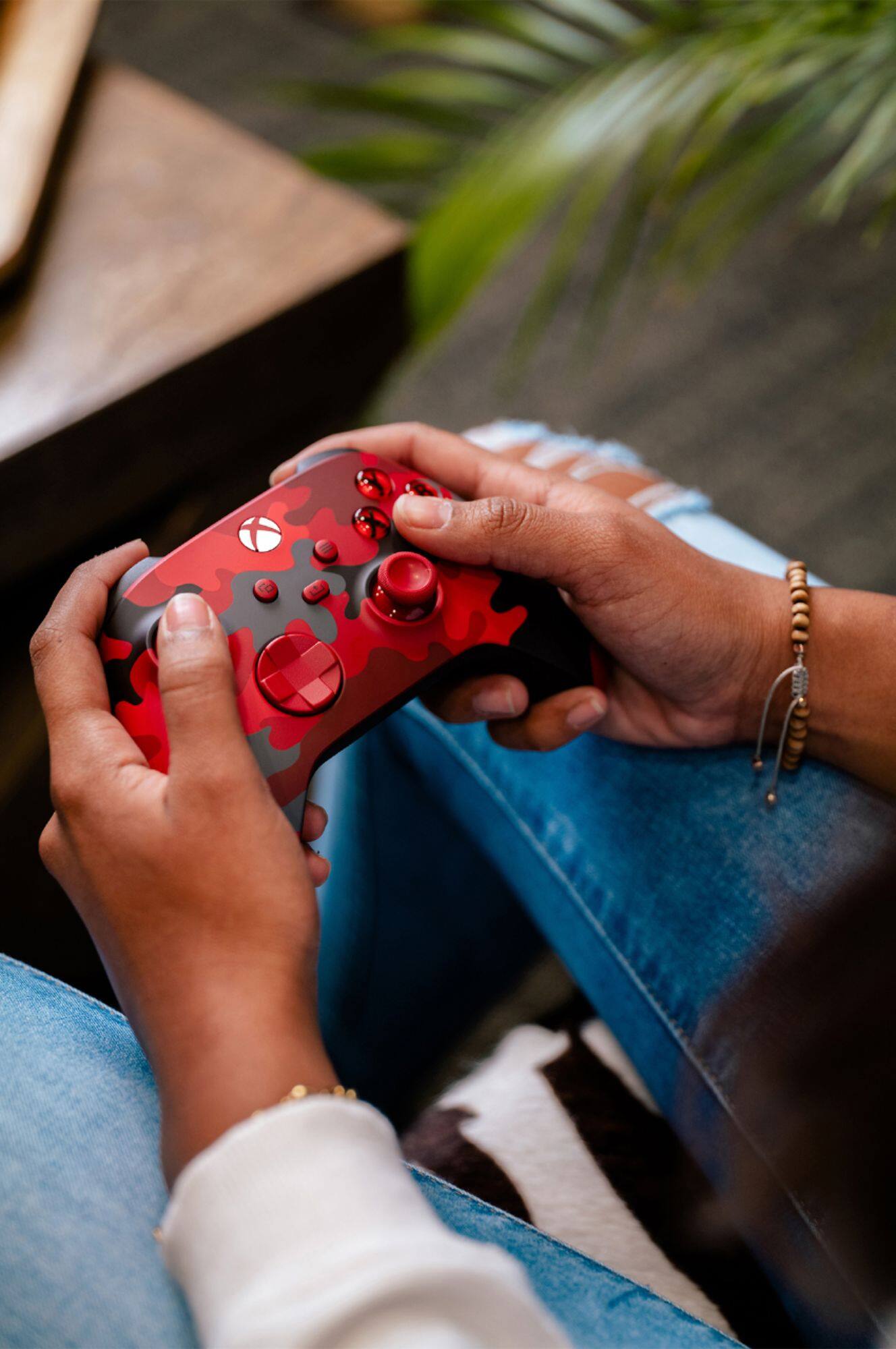 Alt View 19. Microsoft - Xbox Wireless Controller for Xbox Series X, Xbox Series S, Xbox One, Windows Devices - Daystrike Camo Special Edition.