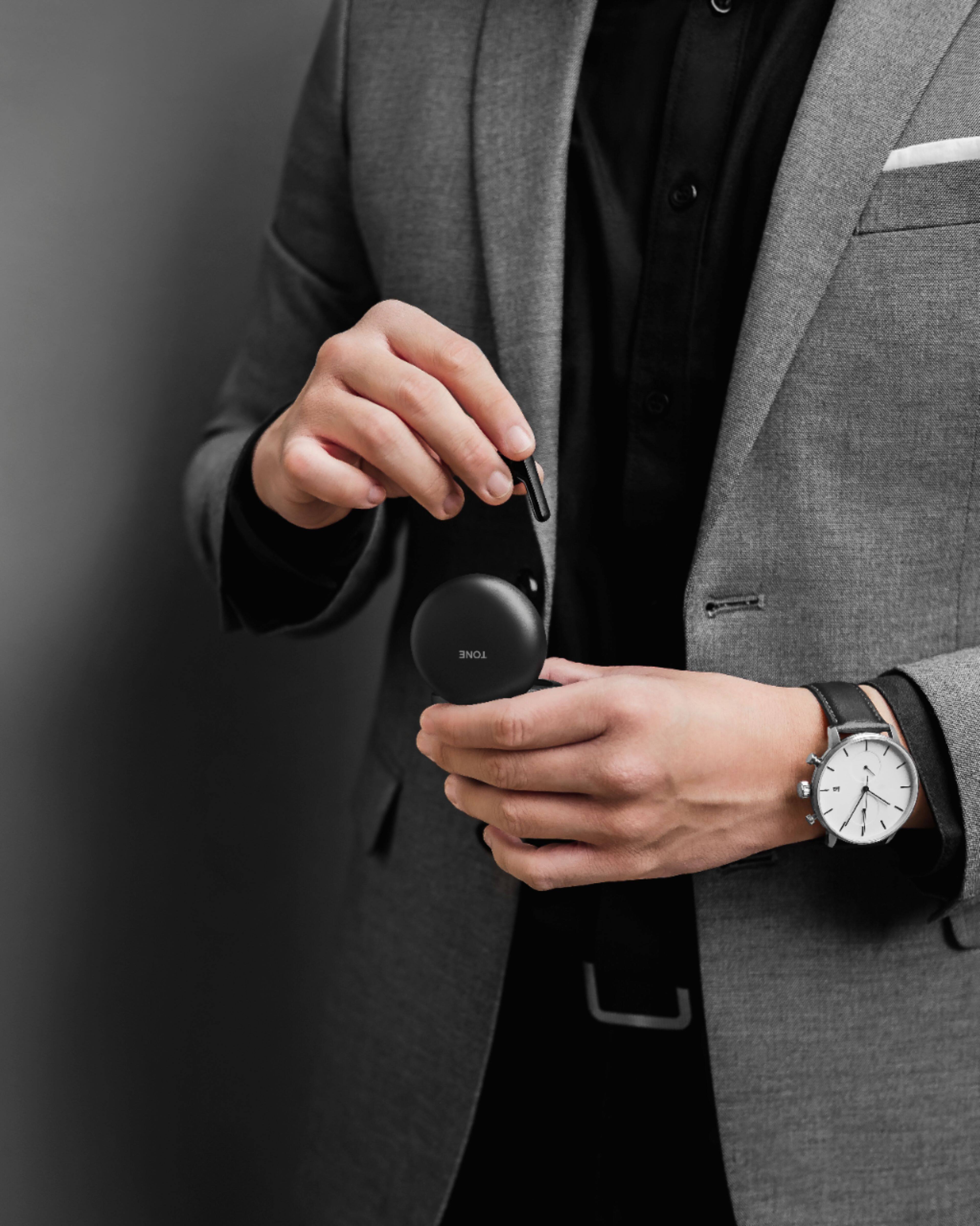 Alt View 18. LG - Geek Squad Certified Refurbished TONE Free HBS-FN6 True Wireless Earbud Headphones - Black.