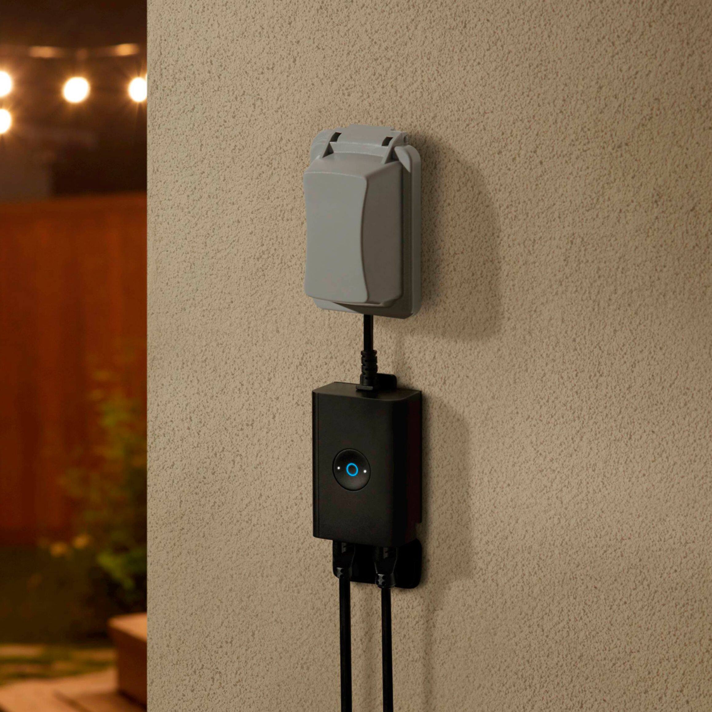 Alt View 12. Ring - Outdoor Smart Plug - Black.