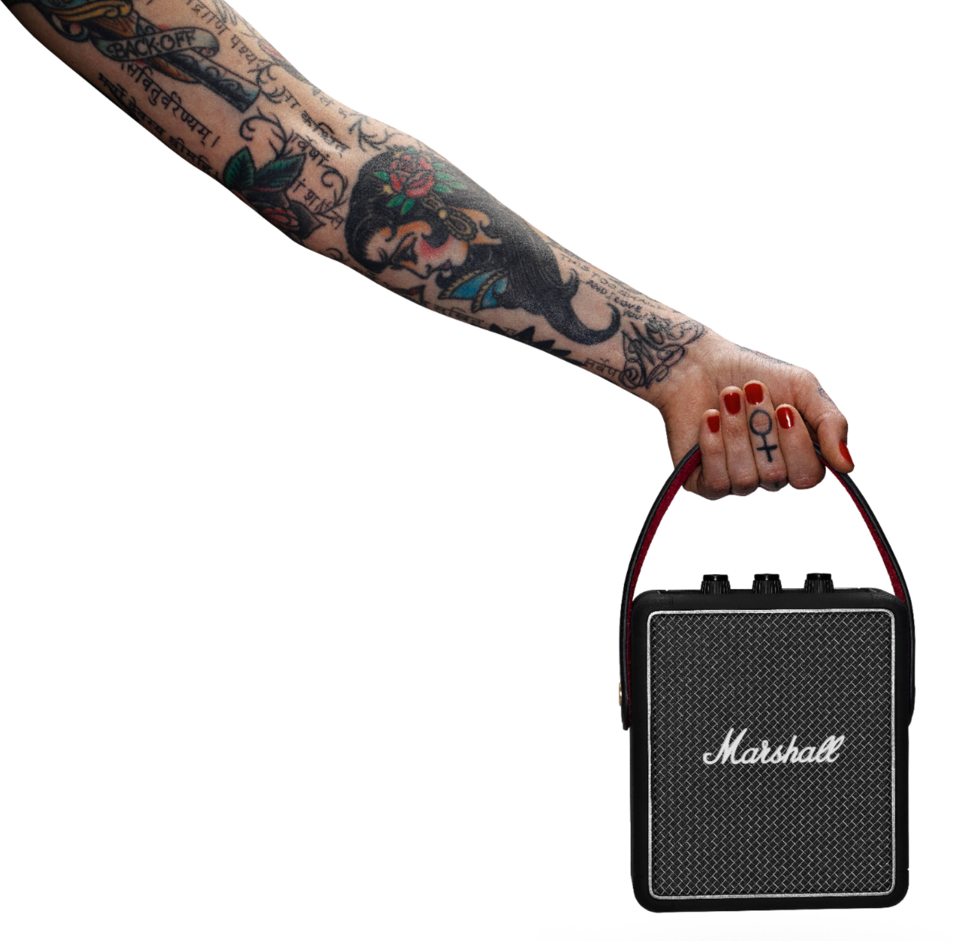 BACKOFF Krah!  
ANDICOVE AND CUE  
Hau Marshall