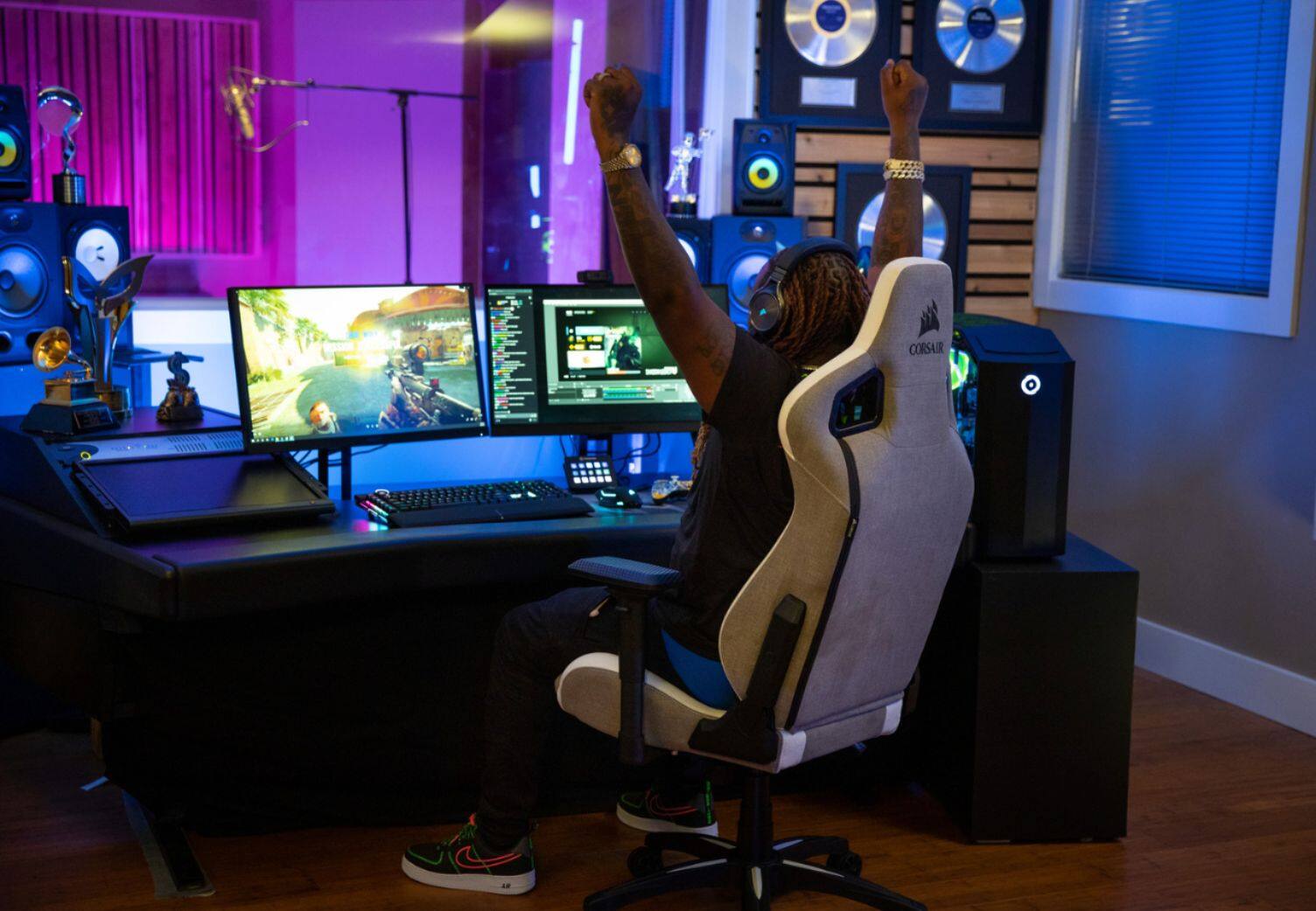 Alt View 27. CORSAIR - VIRTUOSO XT Wireless Gaming Headset for PC, Mac, PS5, PS4, and Mobile - Slate.