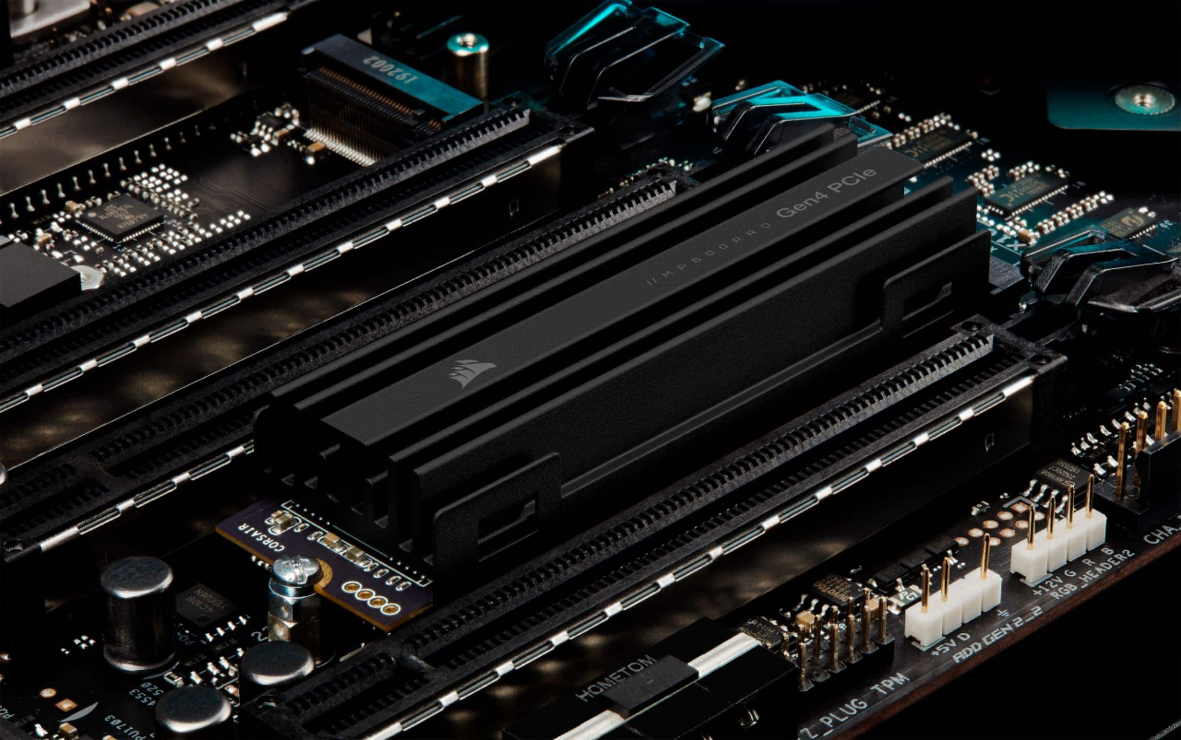 Alt View 15. CORSAIR - MP600 PRO 1TB Internal SSD PCIe Gen 4 x4 NVMe with Heatsink for Desktops - Black.