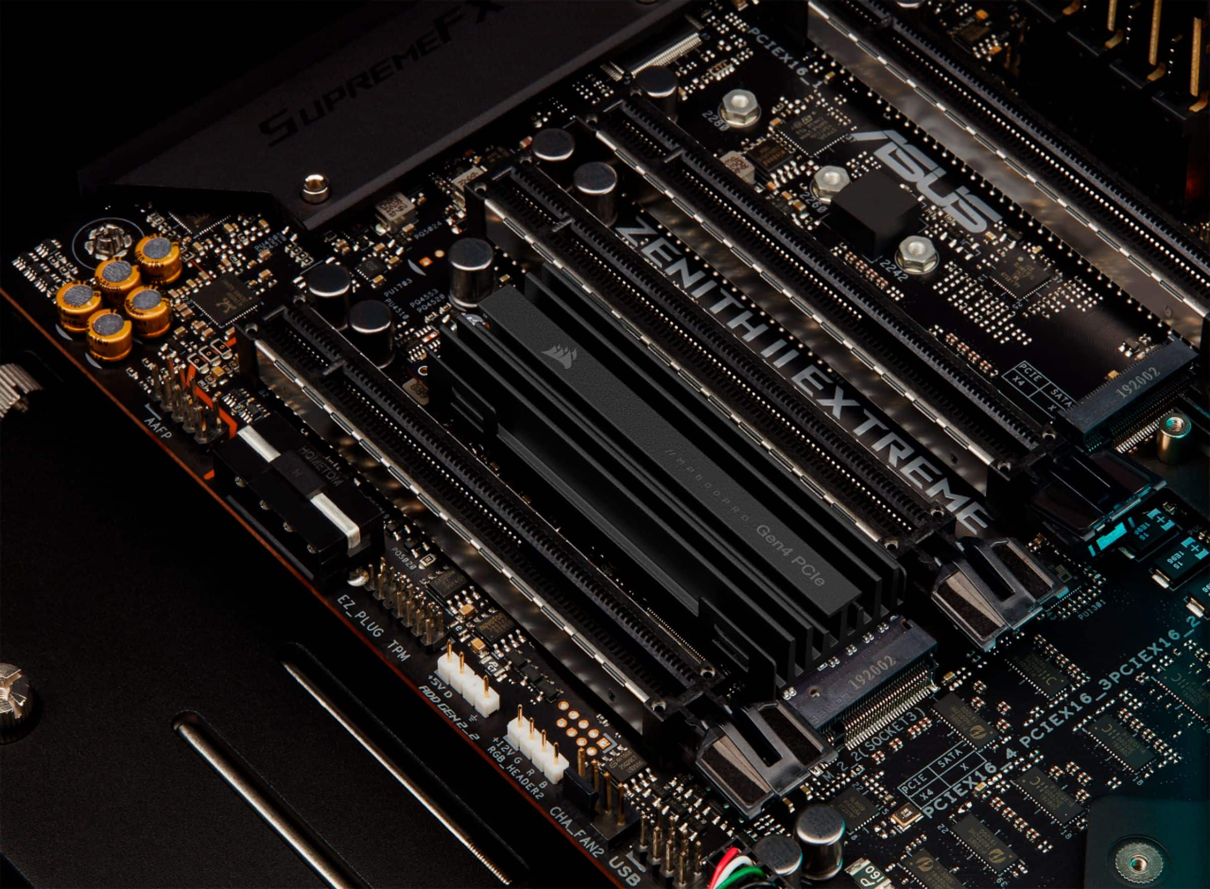 Alt View 17. CORSAIR - MP600 PRO 1TB Internal SSD PCIe Gen 4 x4 NVMe with Heatsink for Desktops - Black.