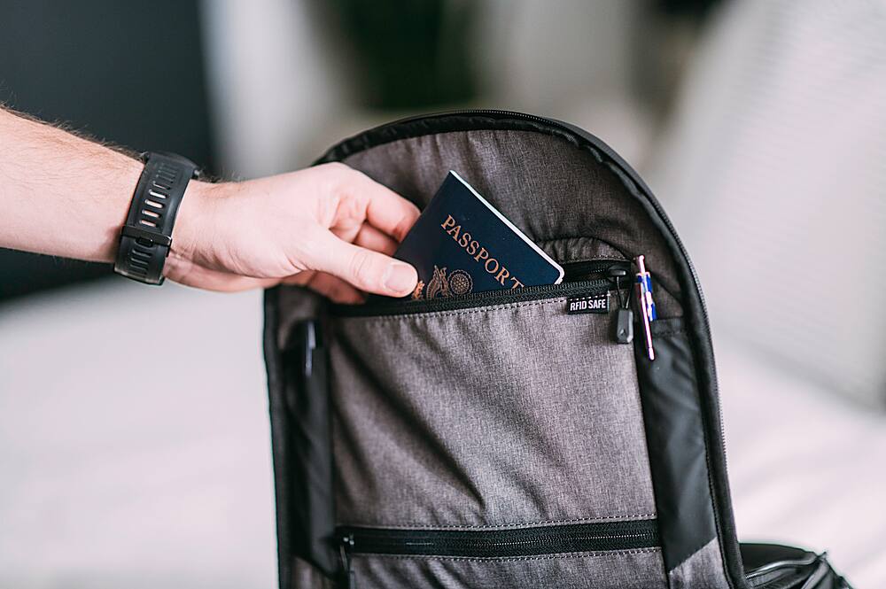 Alt View 22. Nomatic - TRAVEL BACKPACK (32L) - Black.