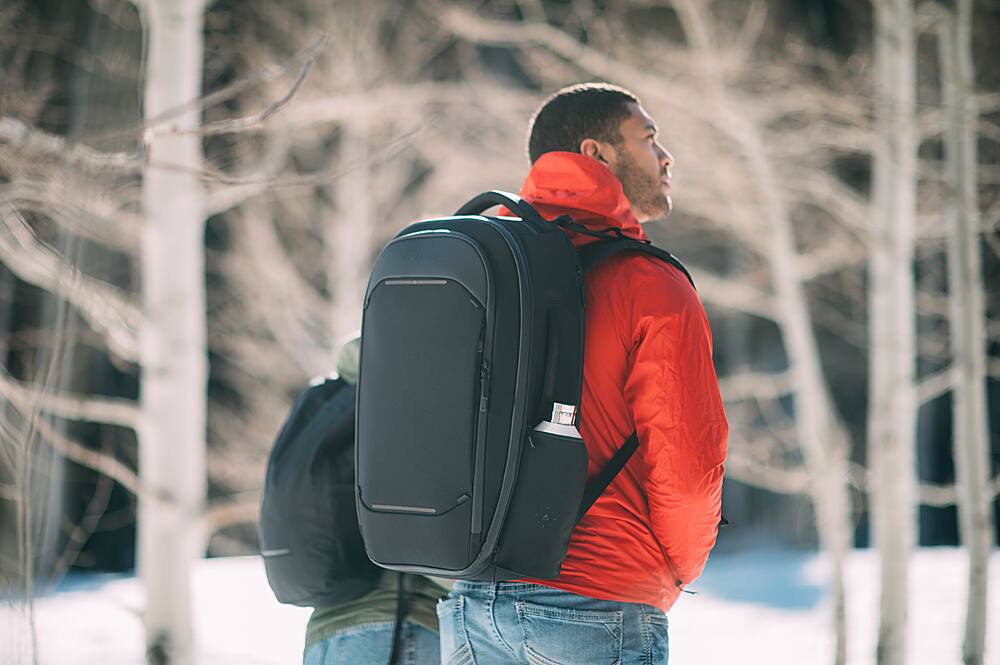 Alt View 33. Nomatic - TRAVEL BACKPACK (32L) - Black.