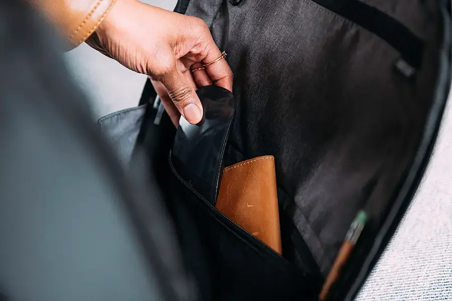 Alt View 20. Nomatic - BACKPACK (15L) - Black.