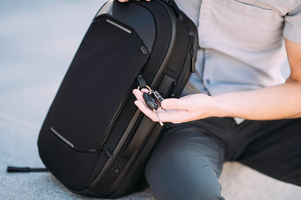 Alt View 25. Nomatic - Navigator Backpack 15L - Black.