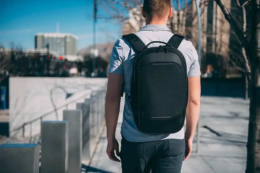 Alt View 27. Nomatic - BACKPACK (15L) - Black.