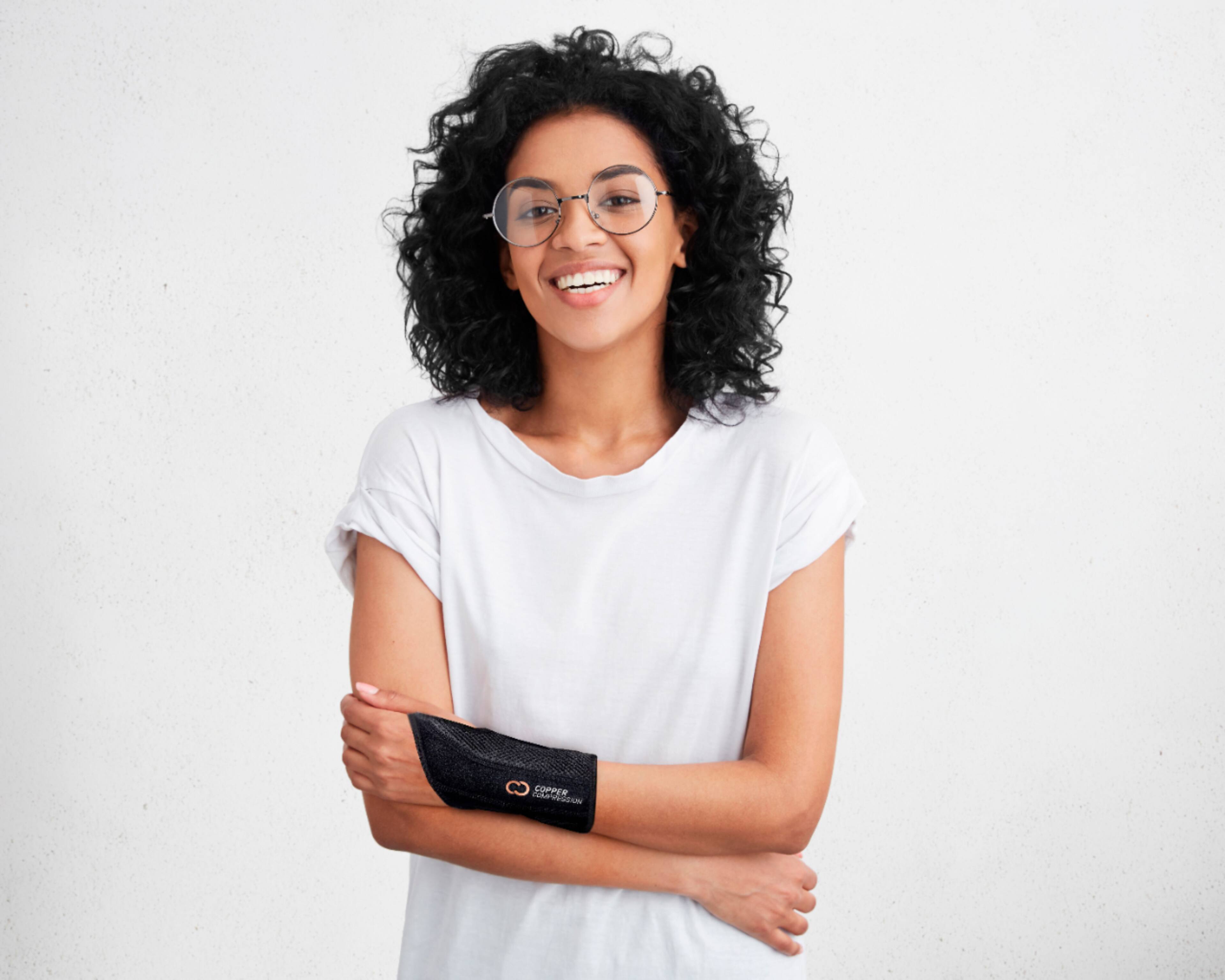 Alt View 14. Copper Compression - Copper Infused Wrist Brace Right - Large/X-Large - BS4.