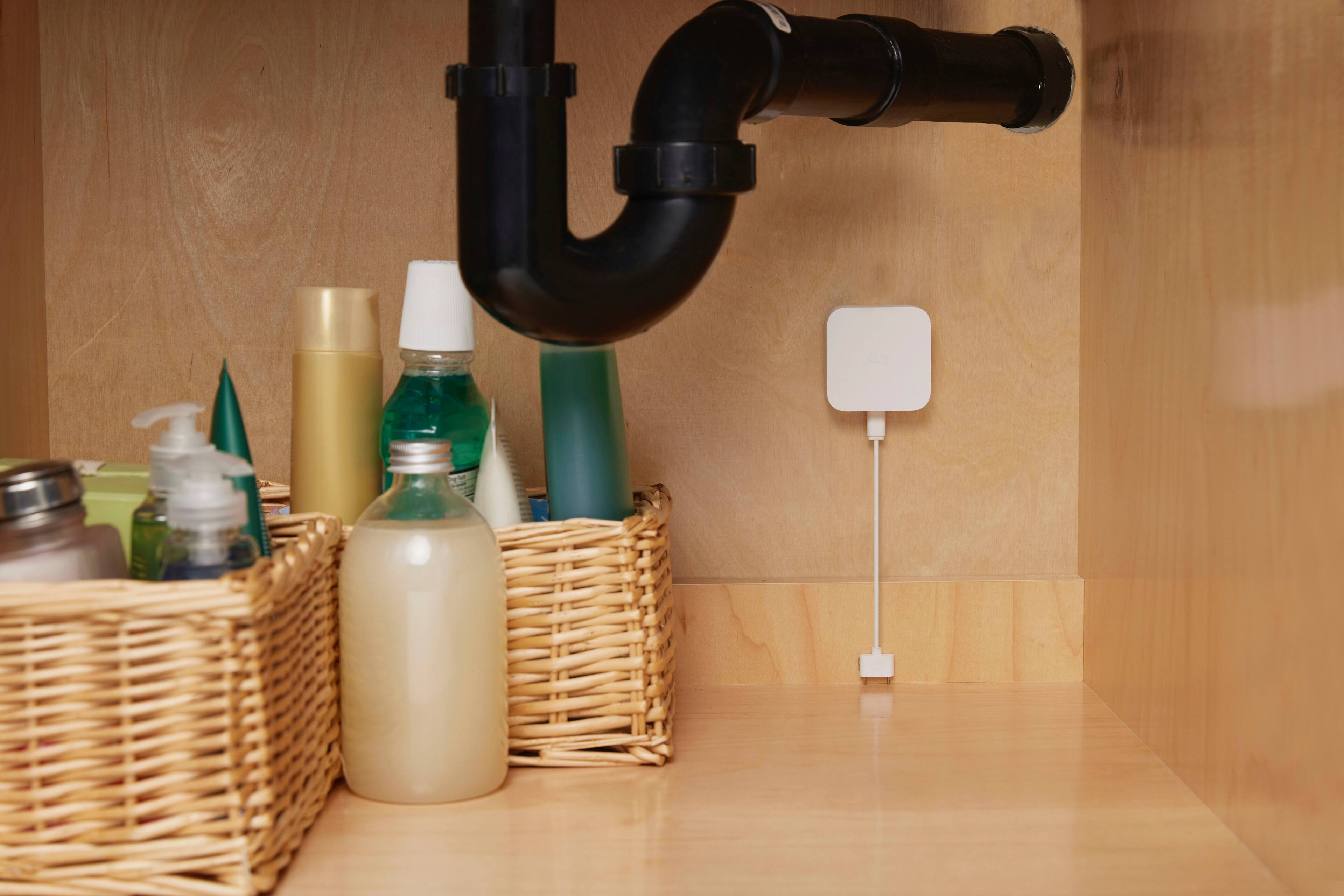 Alt View 11. ADT - Blue by Flood and Temperature Sensor - White.