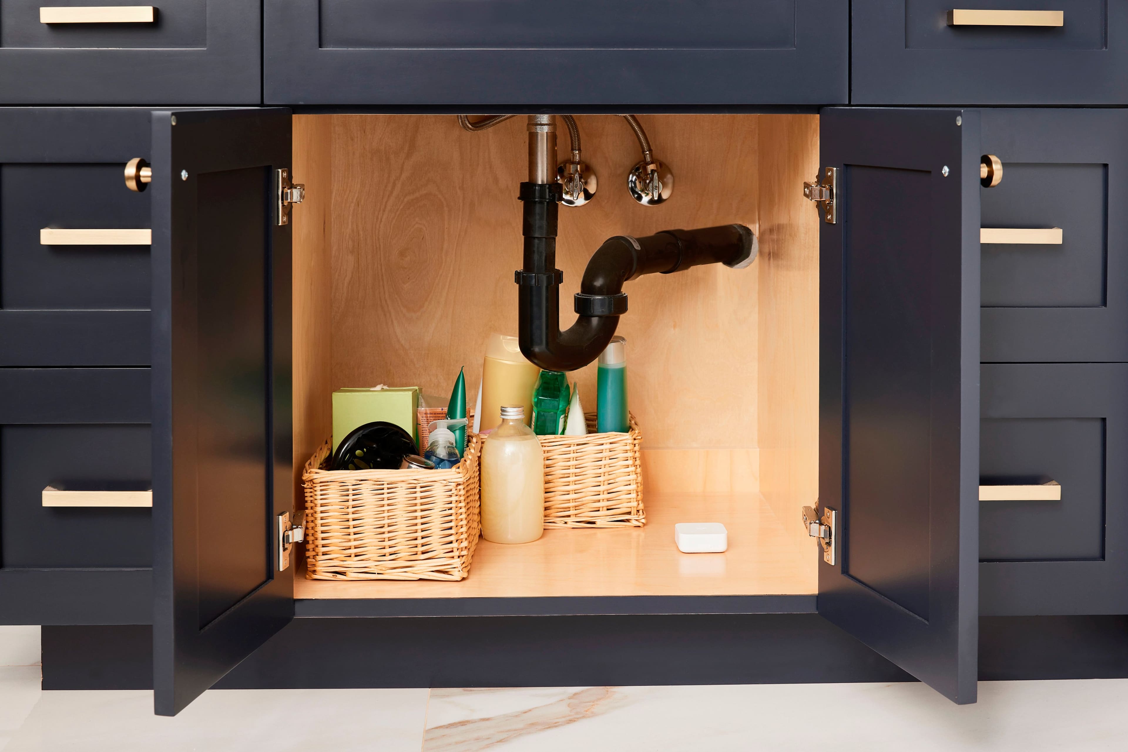 Alt View 12. ADT - Blue by Flood and Temperature Sensor - White.