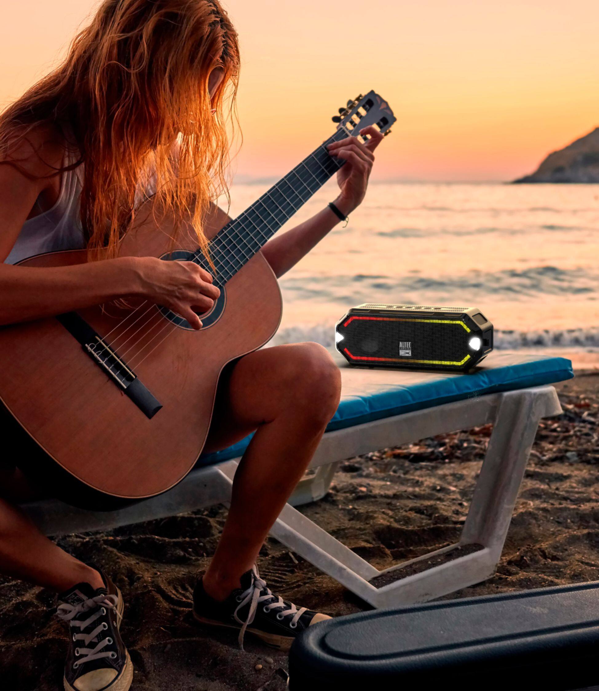 Alt View 18. Altec Lansing - HydraJolt Everything Proof Speaker - Black.