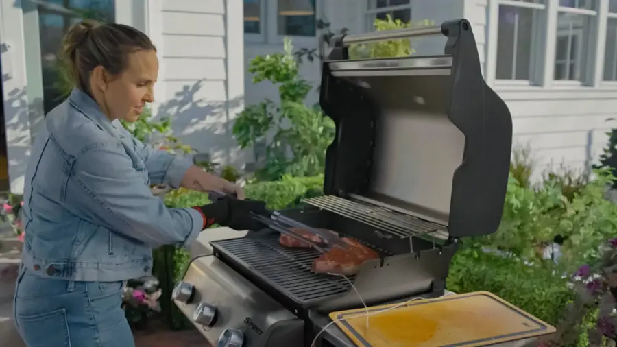 Alt View 16. Weber - Spirit SX-315 3-Burner Propane Gas Grill - Stainless Steel.