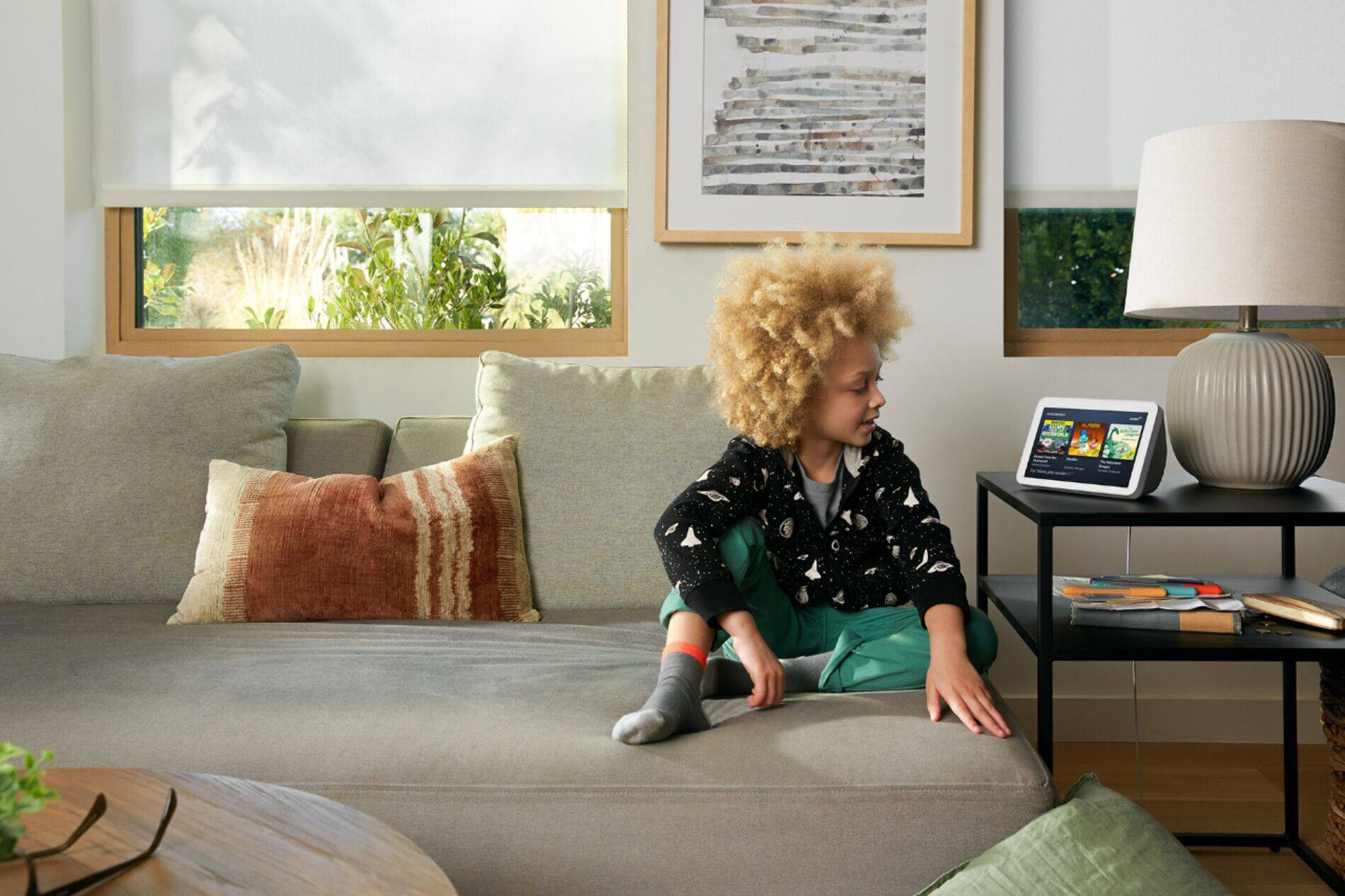 Alt View 19. Amazon - Echo Show 8 (2nd Gen, 2021 release) | HD smart display with Alexa and 13 MP camera - Glacier White.