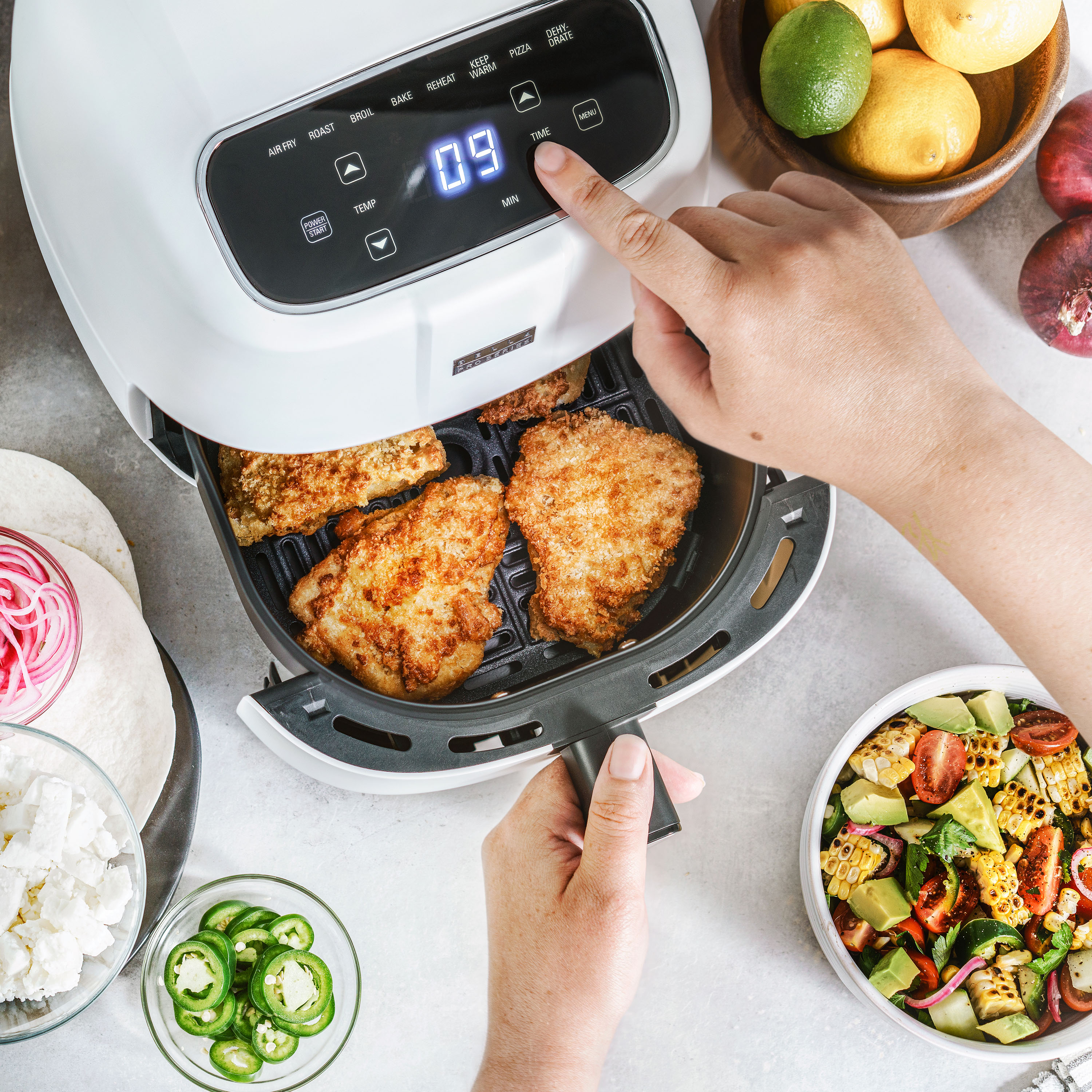 B E L L A on Instagram: Crunchy, juicy perfection in every bite 🤩 With  our Bella 8qt Digital Air Fryer, you can whip up delicious, healthier meals  that feeds the whole family 🙌