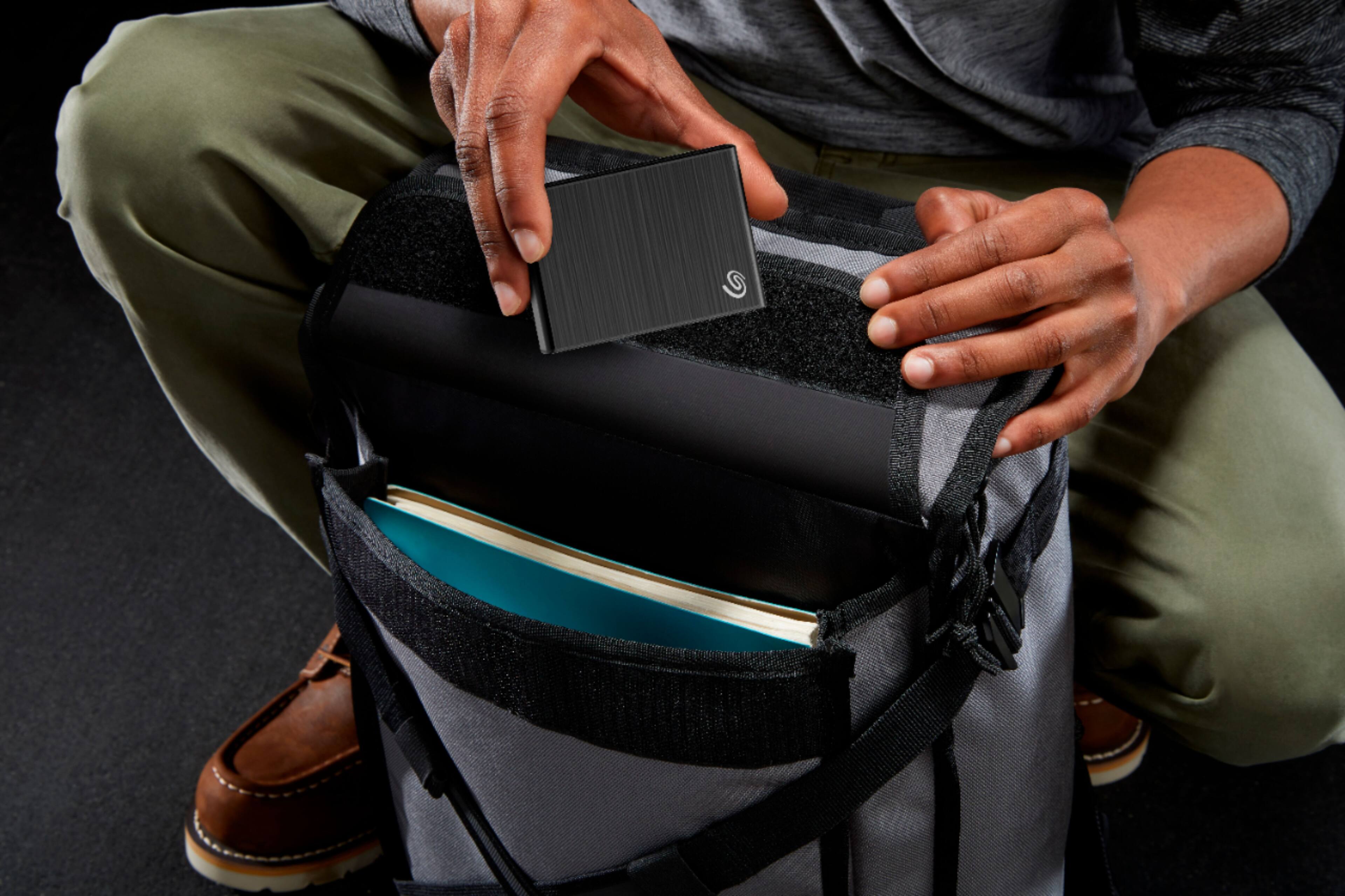 Alt View 15. Seagate - One Touch 2TB External USB-C Portable SSD with Rescue Data Recovery Services - Black.