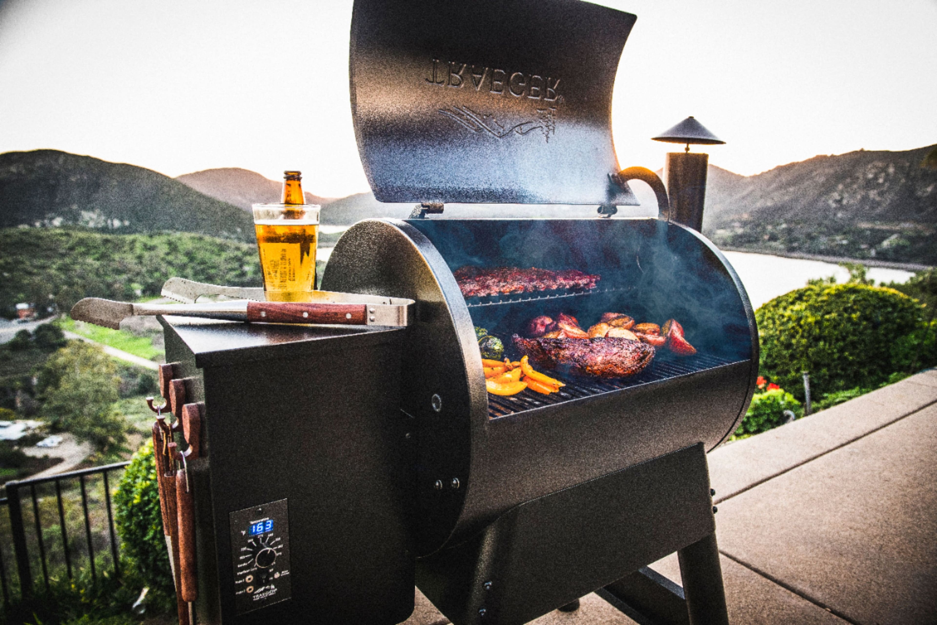 Alt View 13. Traeger Grills - Pro Series 22 Pellet Grill and Smoker - Bronze.