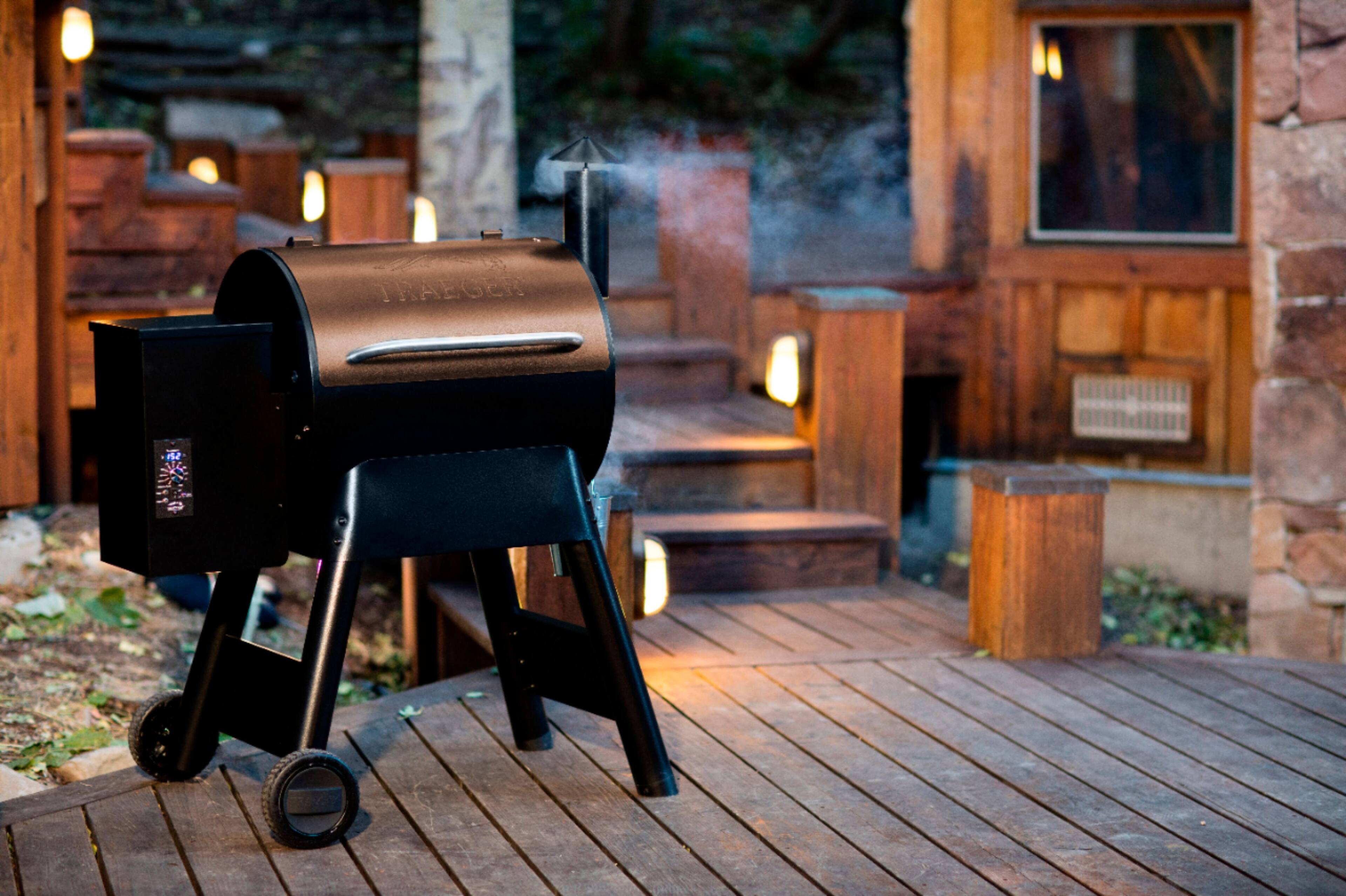 Alt View 14. Traeger Grills - Pro Series 22 Pellet Grill and Smoker - Bronze.