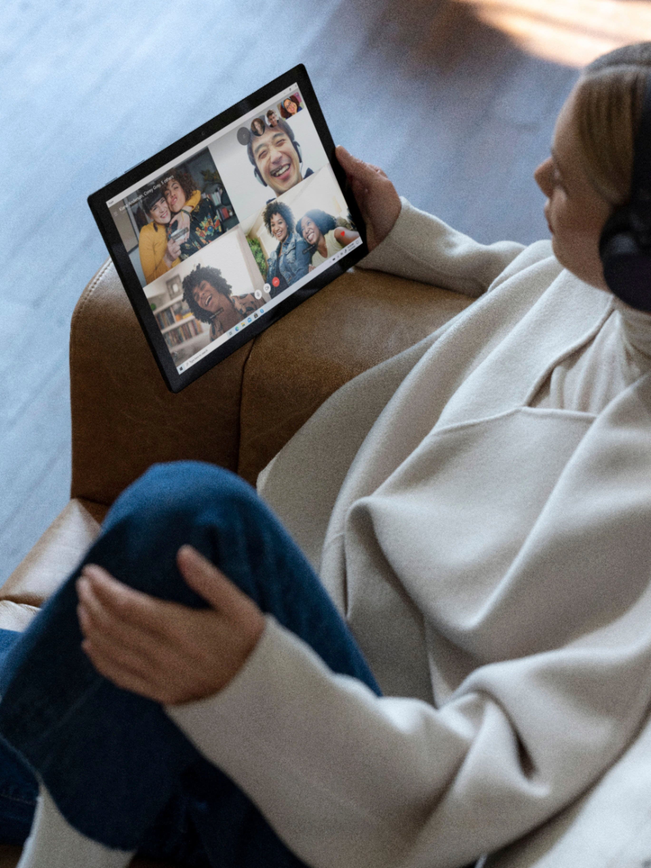 Alt View 19. Microsoft - Geek Squad Certified Refurbished Surface Pro 7 - 12.3" Touch Screen - 256GB SSD with Black Type Cover - Matte Black.