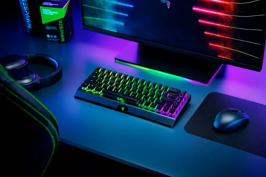 Alt View 15. Razer - BlackWidow V3 Mini Hyperspeed Phantom Edition 65% Wireless Mechanical Yellow Linear Switch Gaming Keyboard - Black.