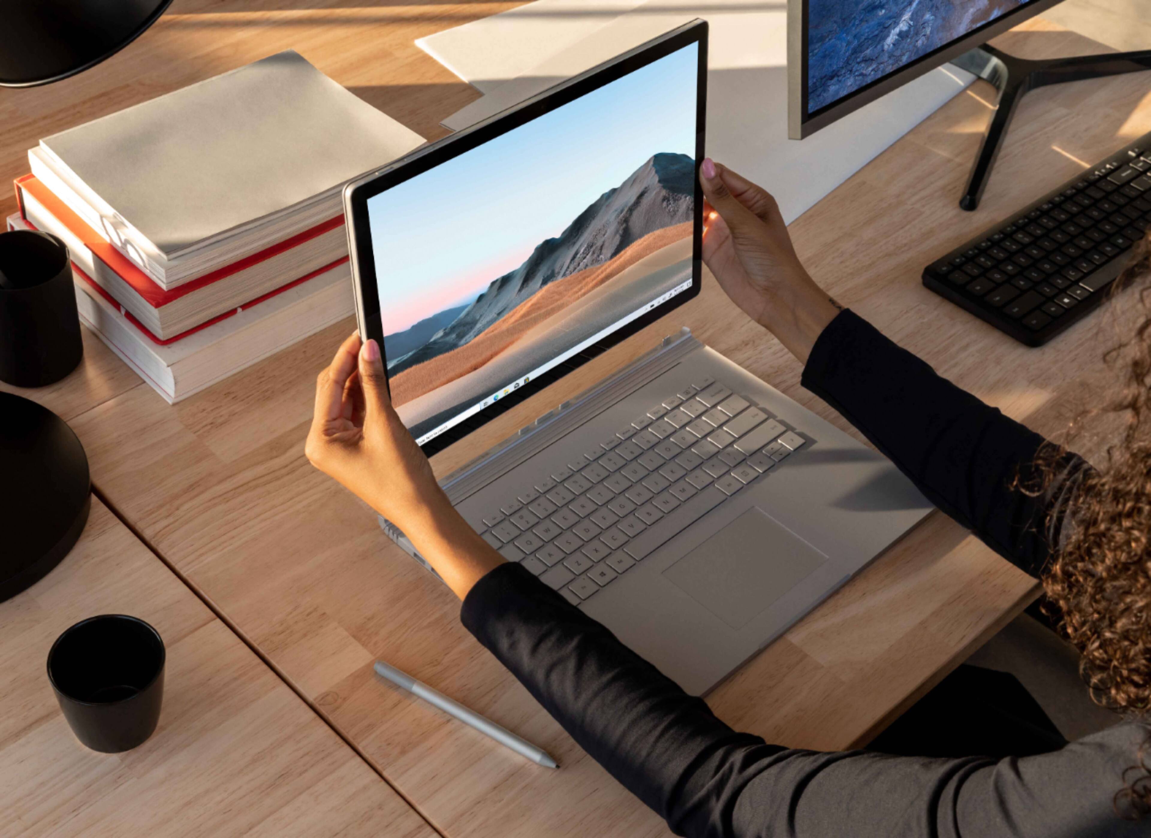 Alt View 19. Microsoft - Geek Squad Certified Refurbished Surface Book 3 - Intel Core i7 - 16GB - NVIDIA GeForce GTX 1650 Max-Q - 256GB SSD - Platinum.