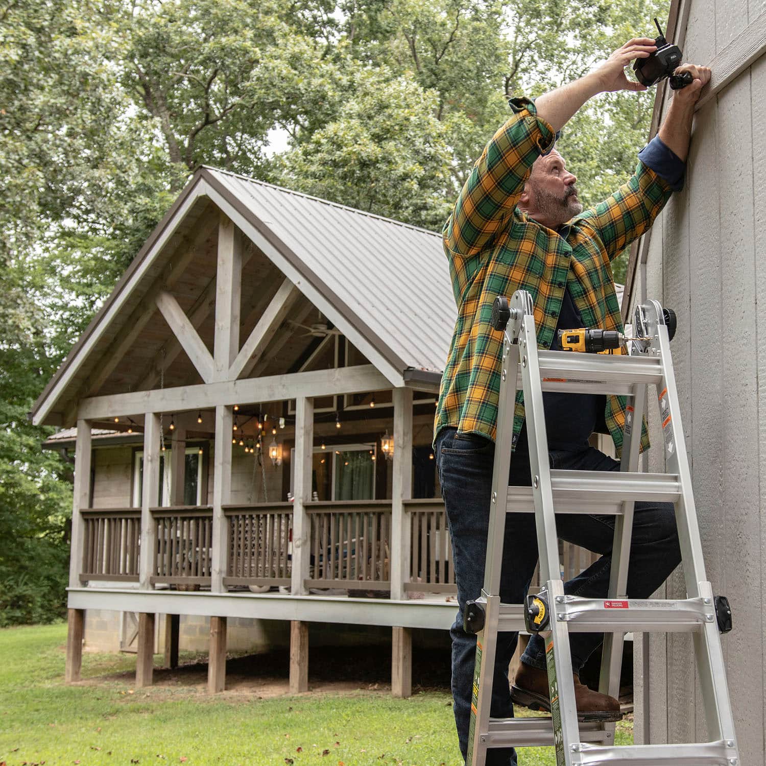 Alt View 16. Vosker - V150 Solar-Powered LTE Cellular Home Security Outdoor Camera, Motion Activated Sensor Nightvision Wireless Camera - Receive Photos on Your Mobile App, Black.