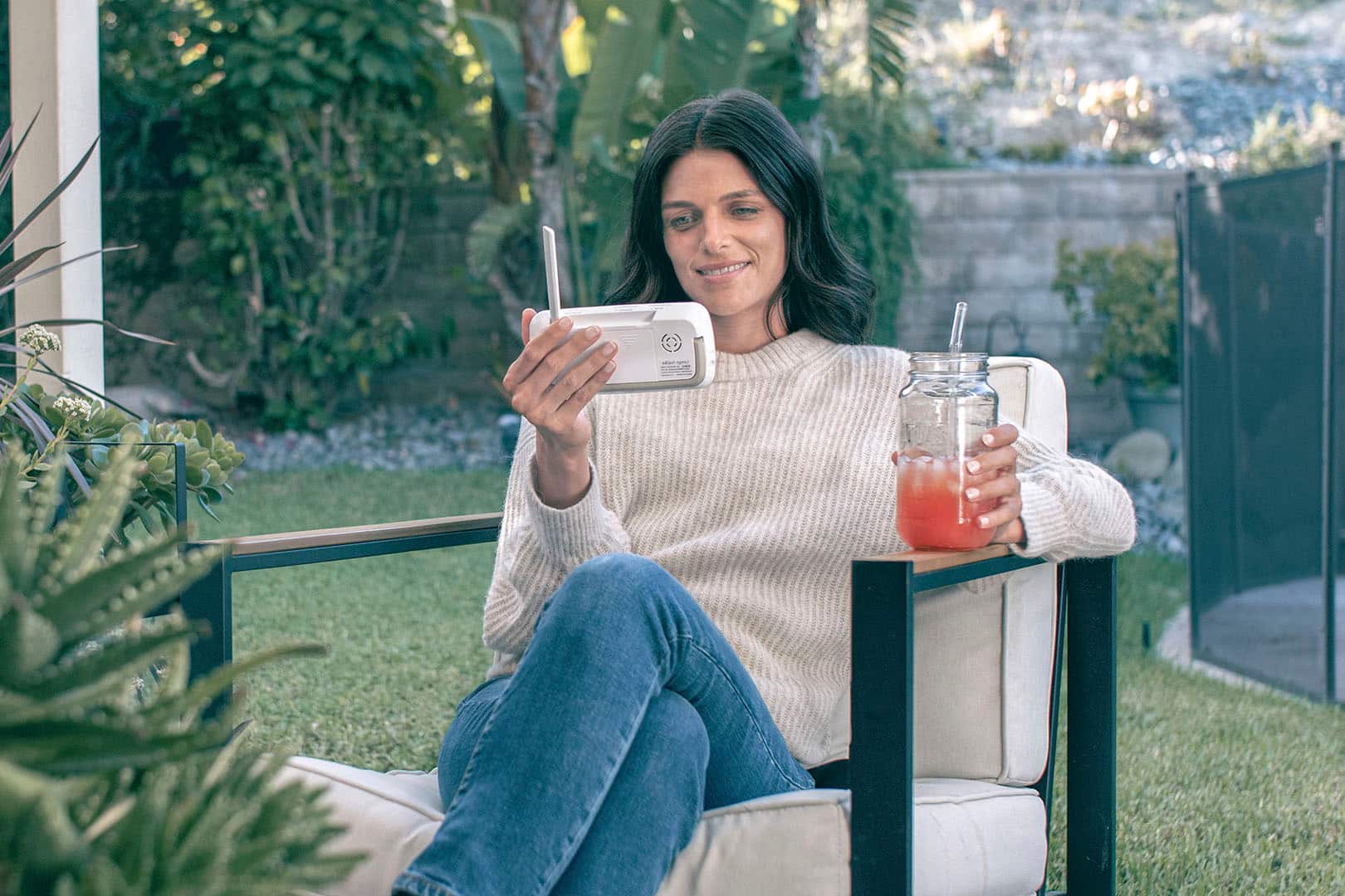 Alt View 21. Infant Optics - DXR-8 PRO - White.