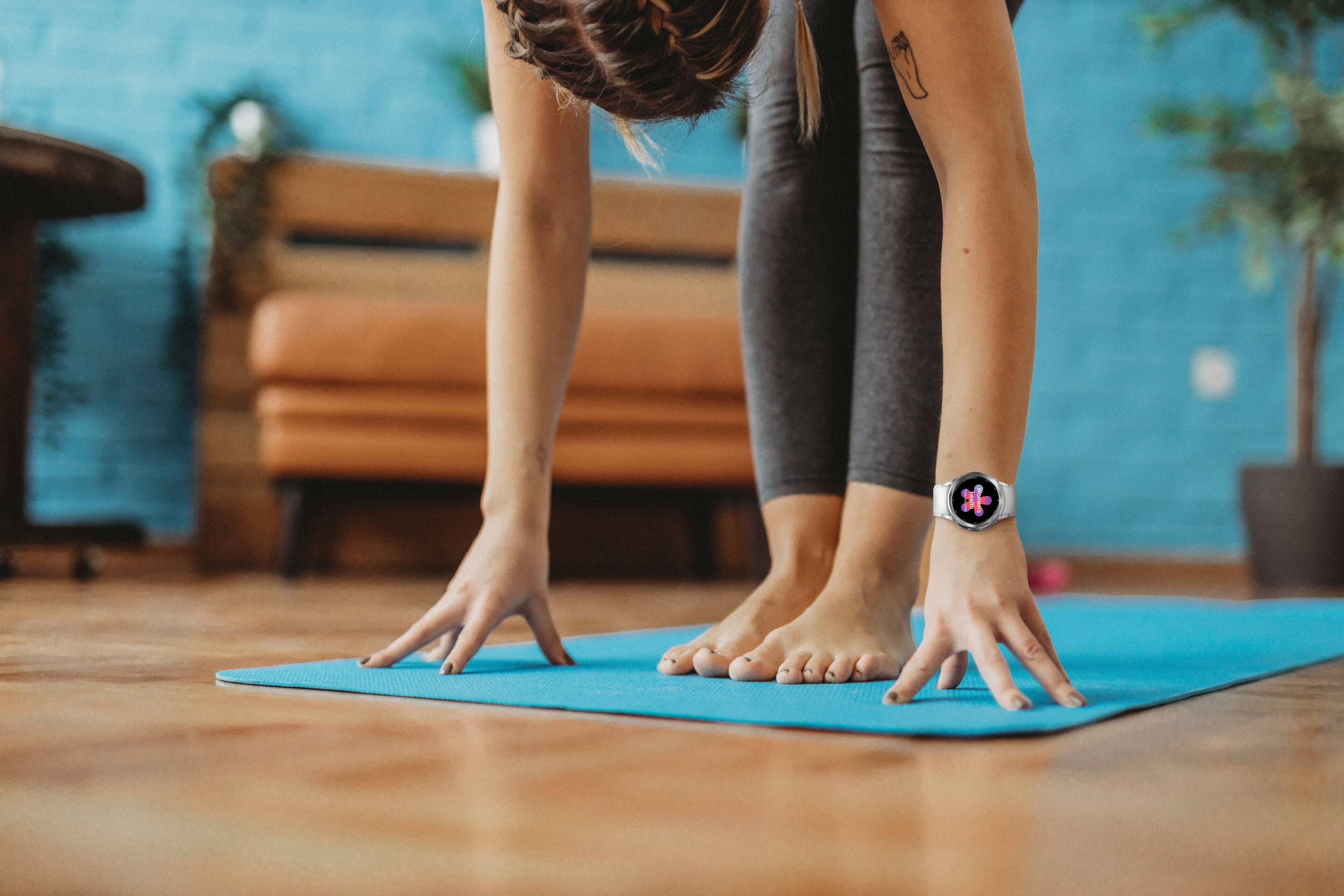 Alt View 17. Samsung - Galaxy Watch4 Classic Stainless Steel Smartwatch 42mm BT - Silver.