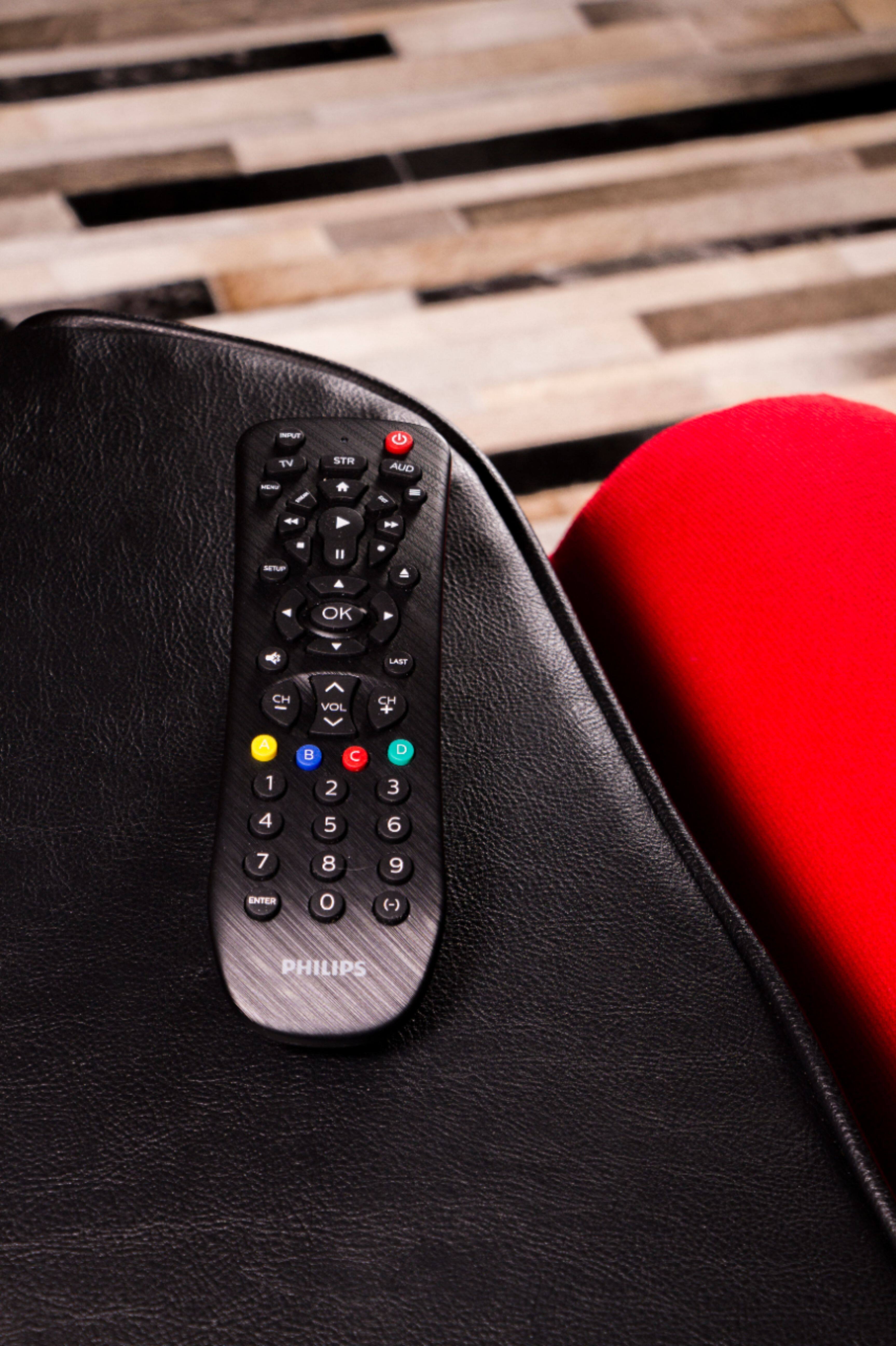 Alt View 13. Philips - 3 Device Universal Remote - Black.