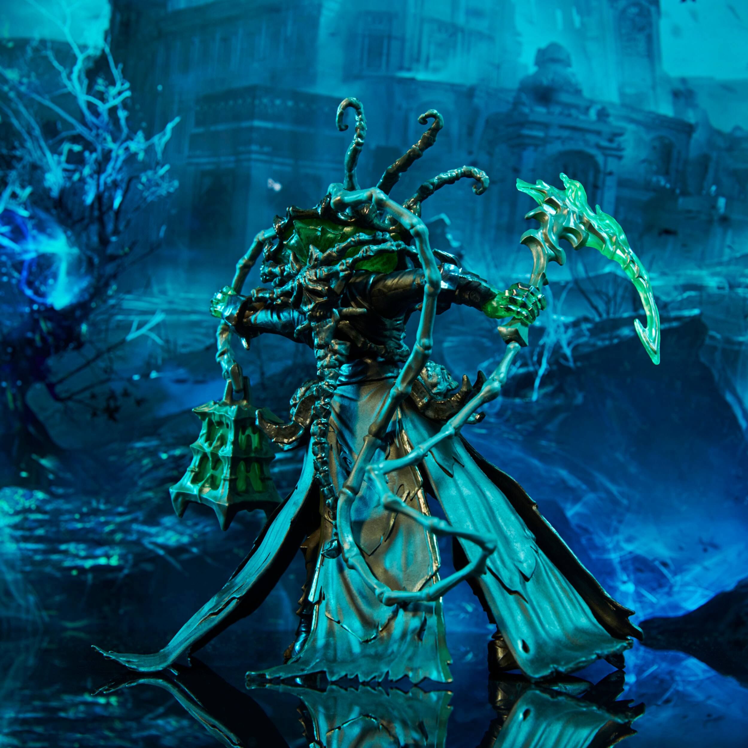 Alt View 14. League of Legends - 6-Inch Thresh Collectible Figure w/ Premium Details and 2 Accessories, Ages 12 and Up.