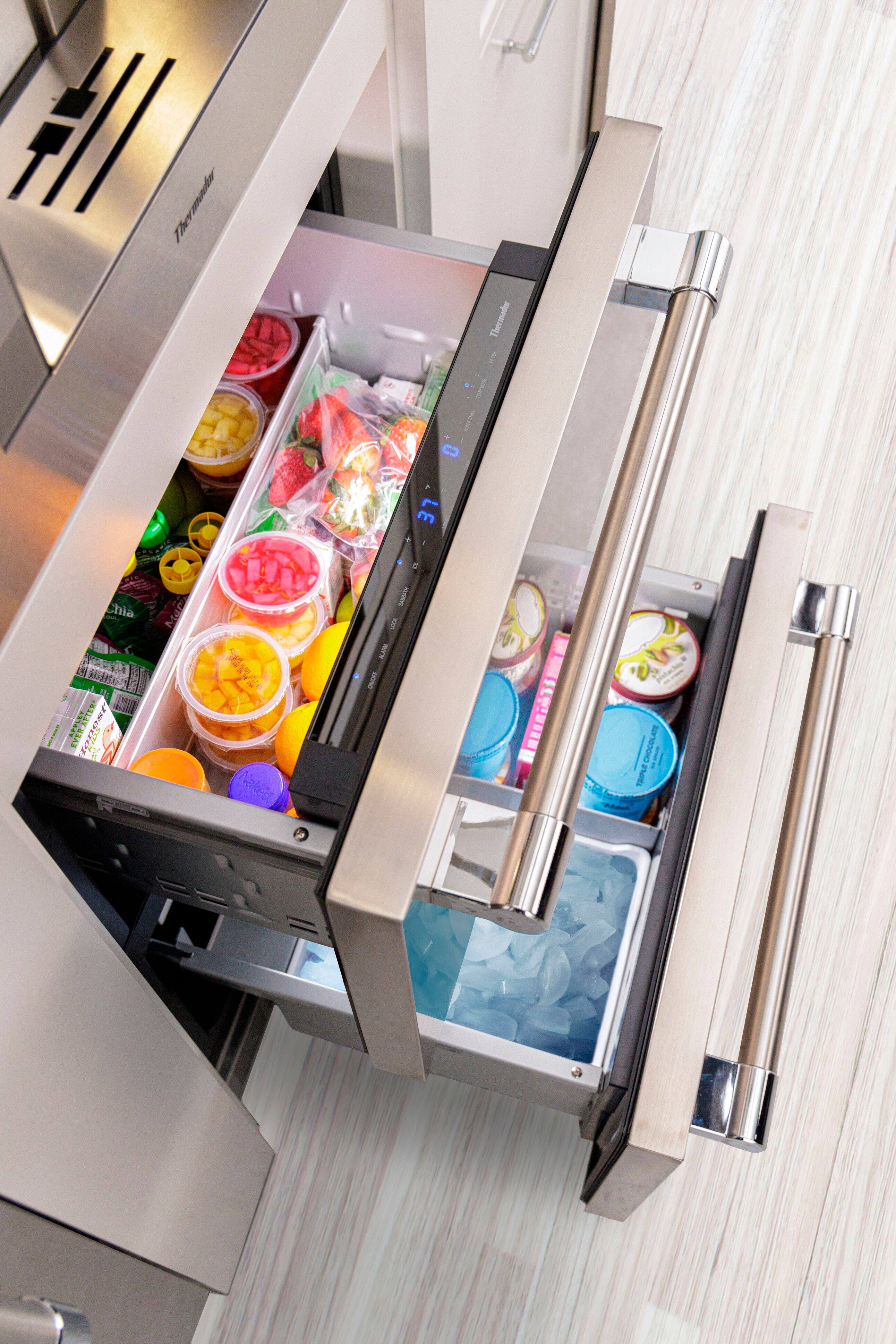 Thermada Thermader j in 0, 37 - 4 d hia Mard d EVRATTER   S Naked I wen ALAT UNORS i3 LE CHOCOLATE TRIPLE.