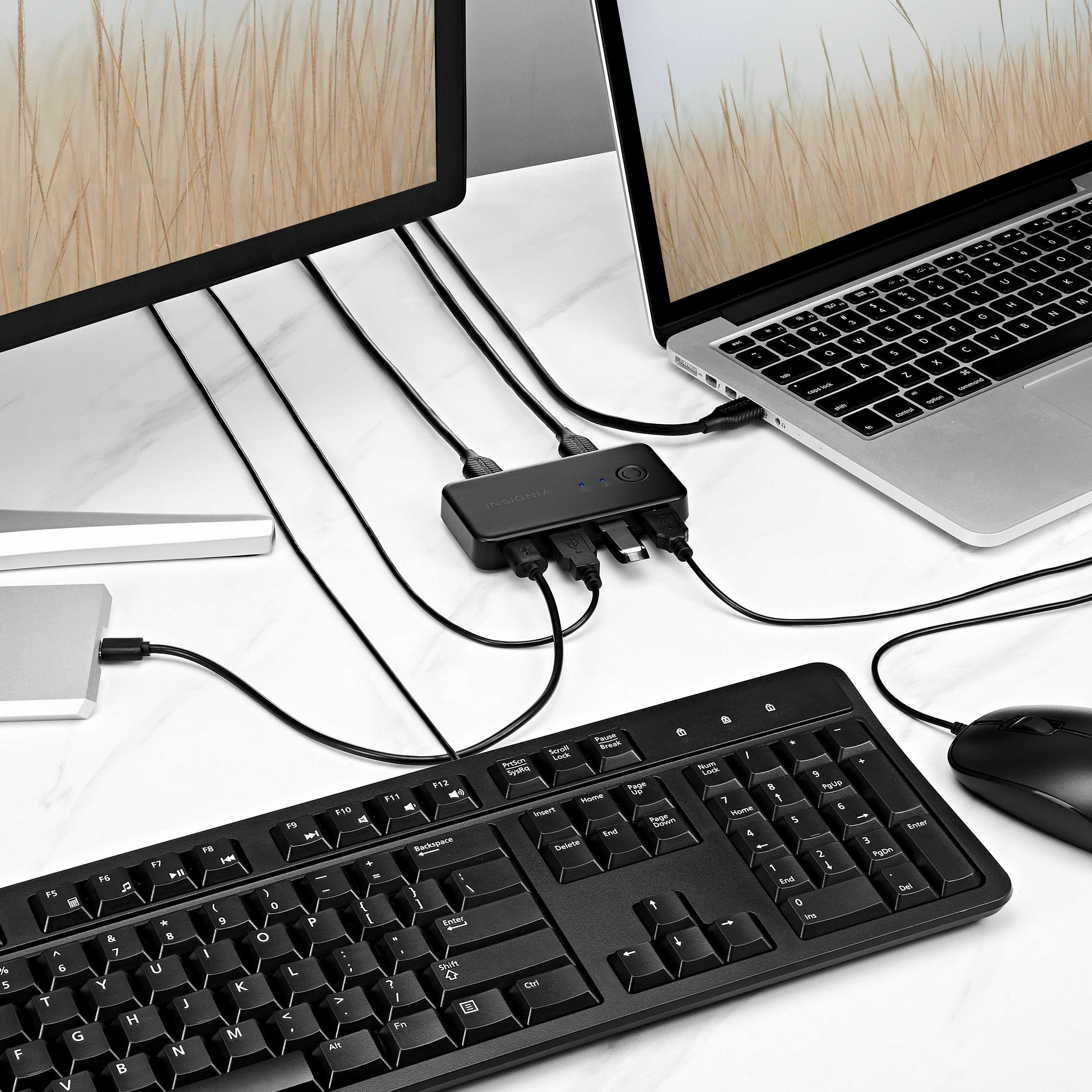 Best Buy: Insignia™ 4-Port USB 3.0 Hub Black NS-PCH6430