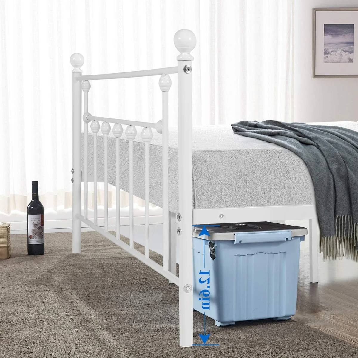 Back. Hivvago - Hivvago Queen size Vintage Style Metal Platform Bed Frame with Headboard Footboard - White.