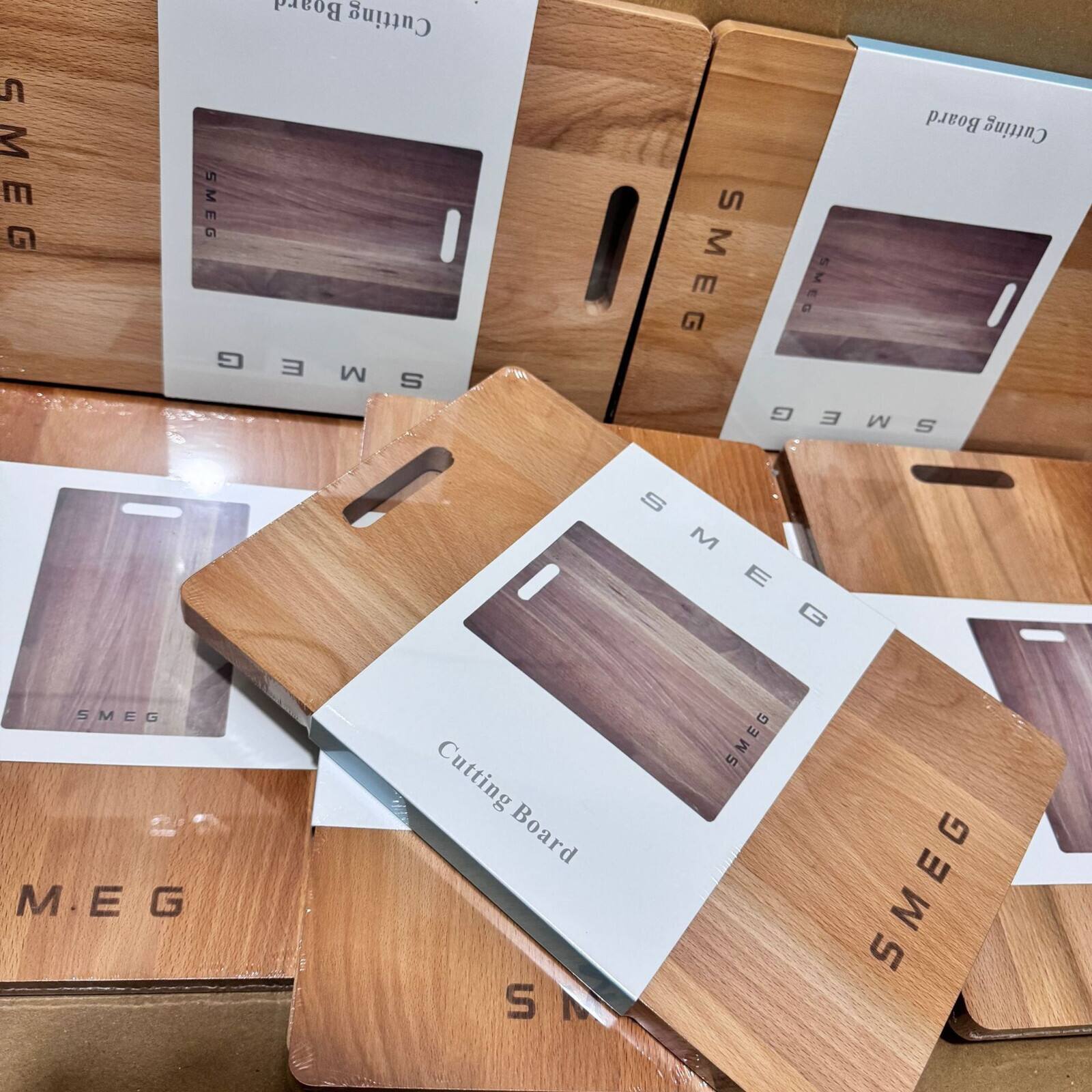 Cutting Board  
SMEG  

Cutting Board  
SMEG  

Cutting Board  
SMEG  

SMEG