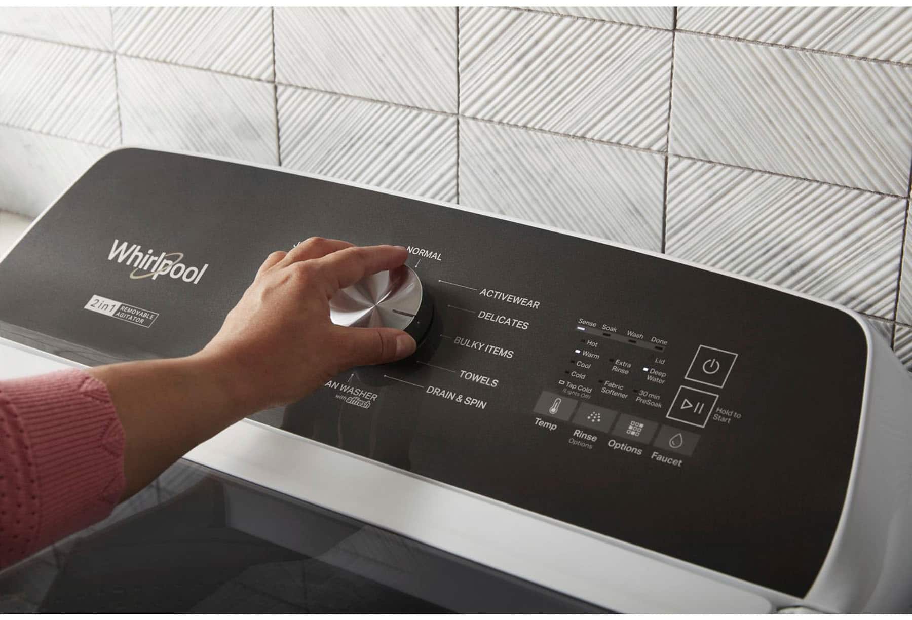 Alt View 18. Whirlpool - 4.7-4.8 Cu. Ft. Top Load Washer with 2 in 1 Removable Agitator - White.