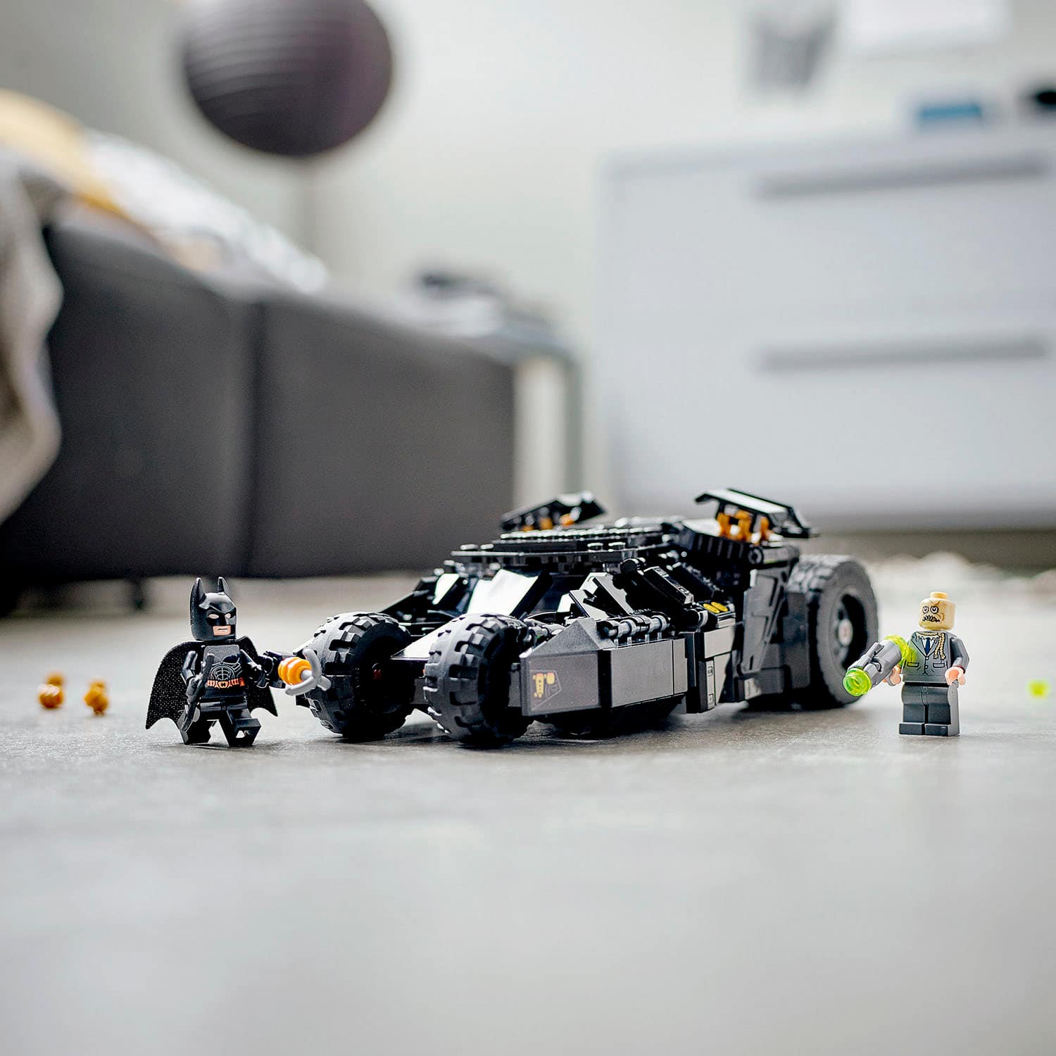 Left View: LEGO - Super Heroes Batmobile Tumbler: Scarecrow Showdown 76239