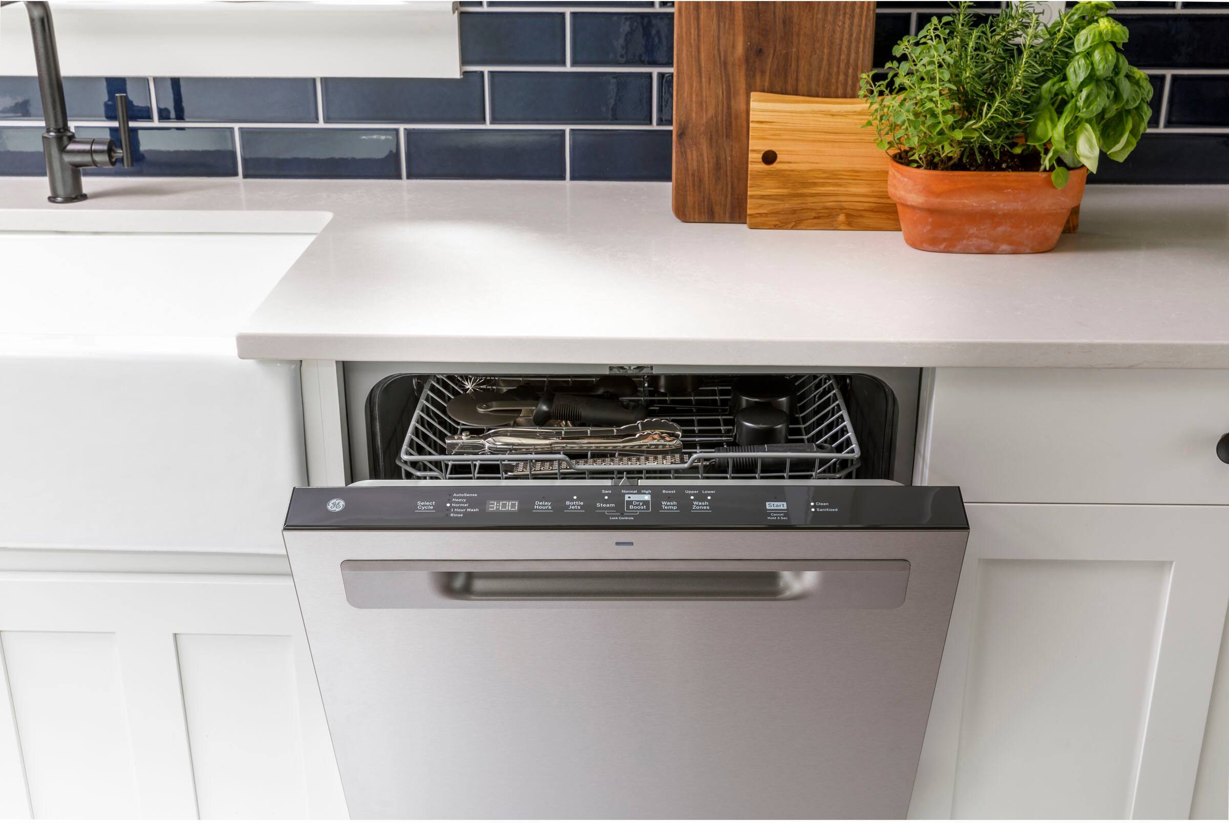 Alt View 21. GE - Top Control Built-In Dishwasher with 3rd Rack, 50 dBA - Fingerprint Resistant Stainless Steel.